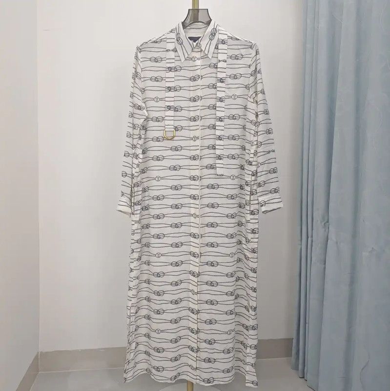 Louis Vuitton Louis Vuitton Summer Silk Dress in Ivory 0089 Size S / US 4 / IT 40 - 1 Thumbnail
