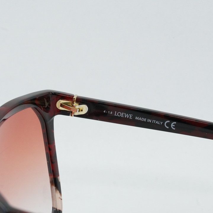 Loewe LW40001I 54T Filipa Sunglasses Red Havana/Rose Havana display picture 3