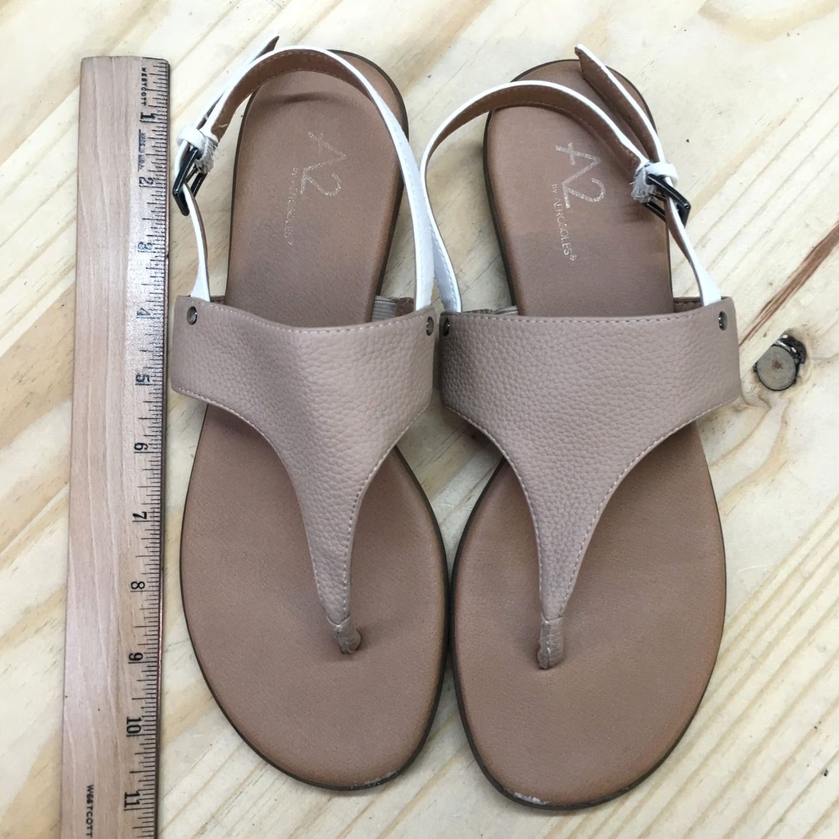 Vintage Aerosoles Sandals Womens 9 M Thong Slingback Beige Faux Leather Size US 9 / IT 39 - 7 Thumbnail