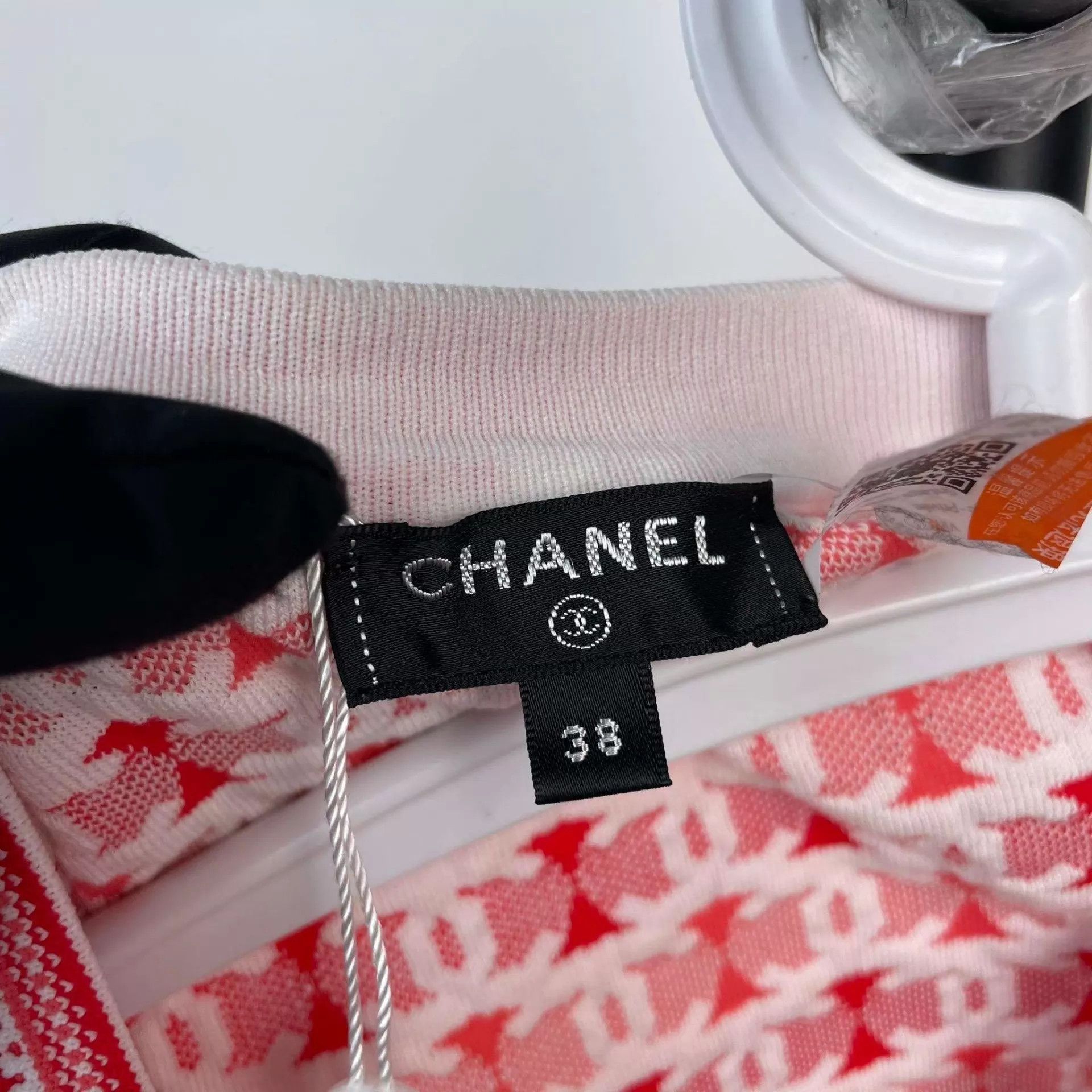 Chanel CHANEL All-Over Logo Knit Short-Sleeve Cardigan Size S / US 4 / IT 40 - 4 Thumbnail