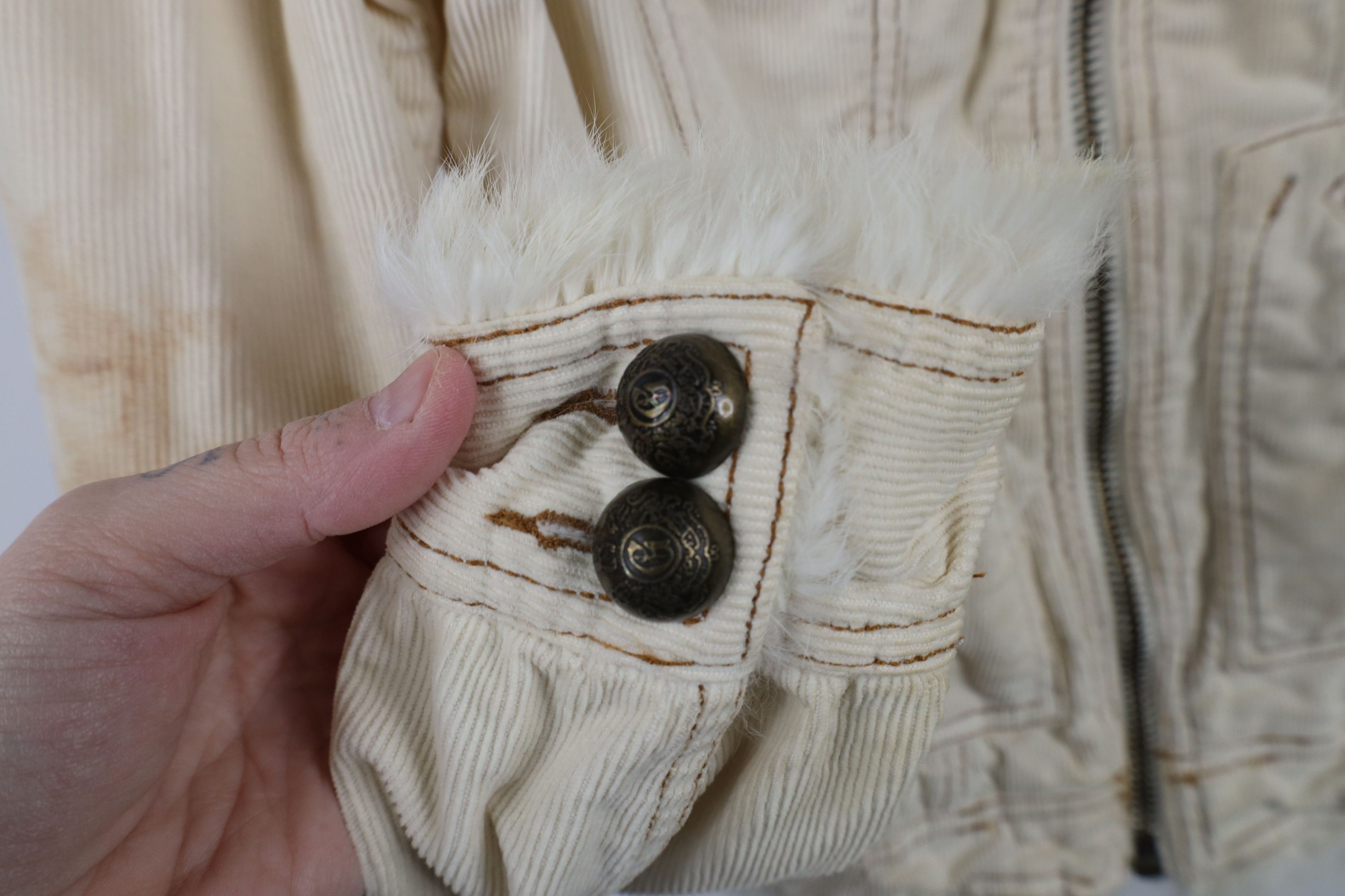 Guess × Vintage Vintage 90s Y2K Guess Fur Trim Corduroy Trucker Jacket Cream Size XS / US 0-2 / IT 36-38 - 9 Thumbnail