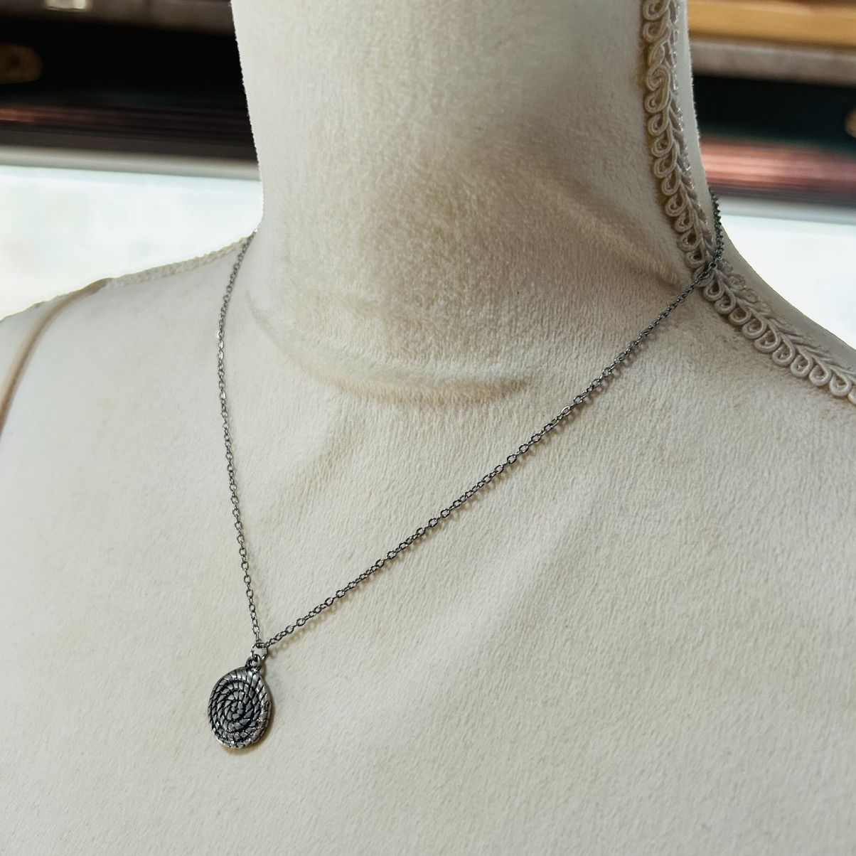 Handmade Handcrafted dual sided rope design pendant on chain necklace Size ONE SIZE - 3 Thumbnail