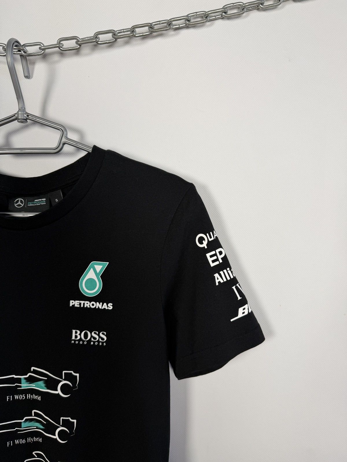 Mercedes-Benz Mercedes AMG Petronas Formula One Team Racing T-Shirt F1 Size US S / EU 44-46 / 1 - 3 Thumbnail
