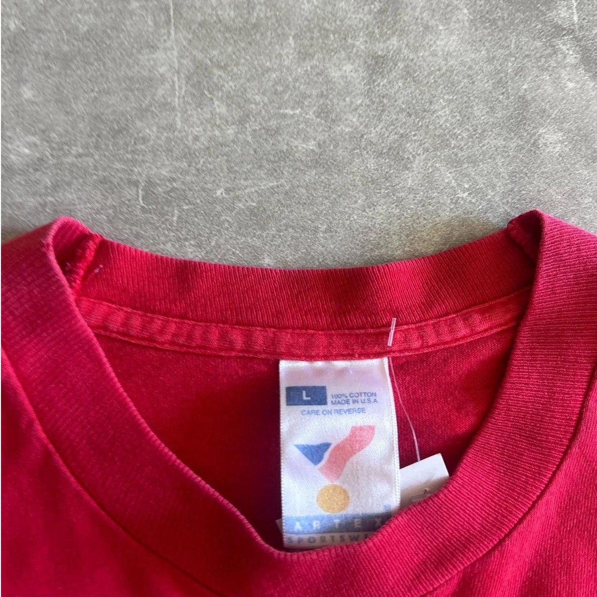 Vintage 90s Vintage Kansas City Chiefs Hypnosis Red T Shirt Size L Size US L / EU 52-54 / 3 - 4 Thumbnail