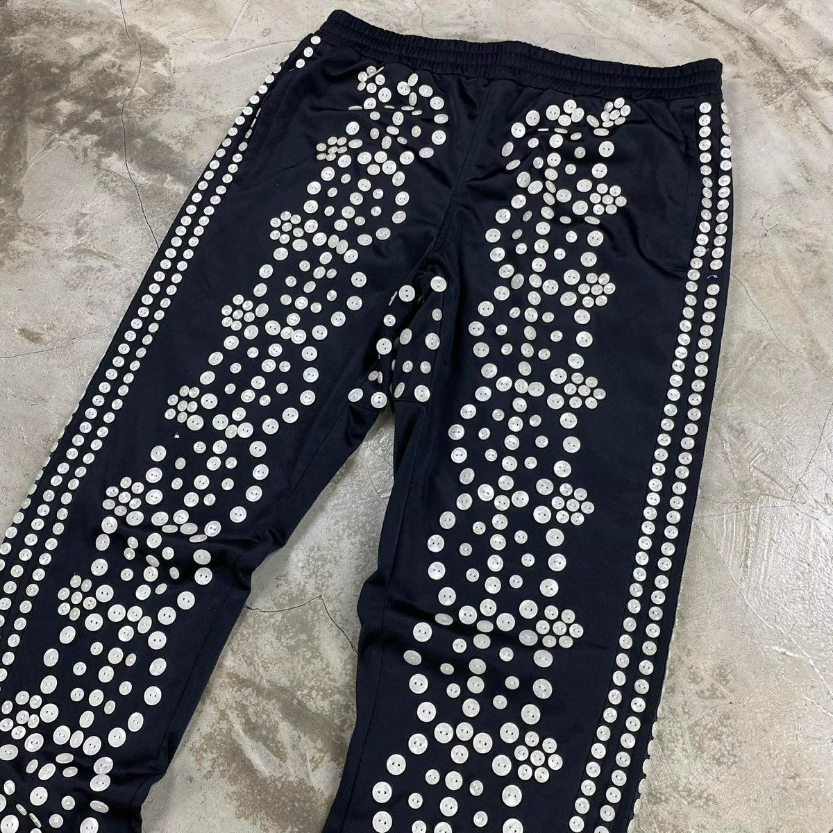 Adidas × Jeremy Scott FW2013 ‘Pearly King / Pearly King’ Button Covered Track Pant Size US 34 / EU 50 - 3 Thumbnail