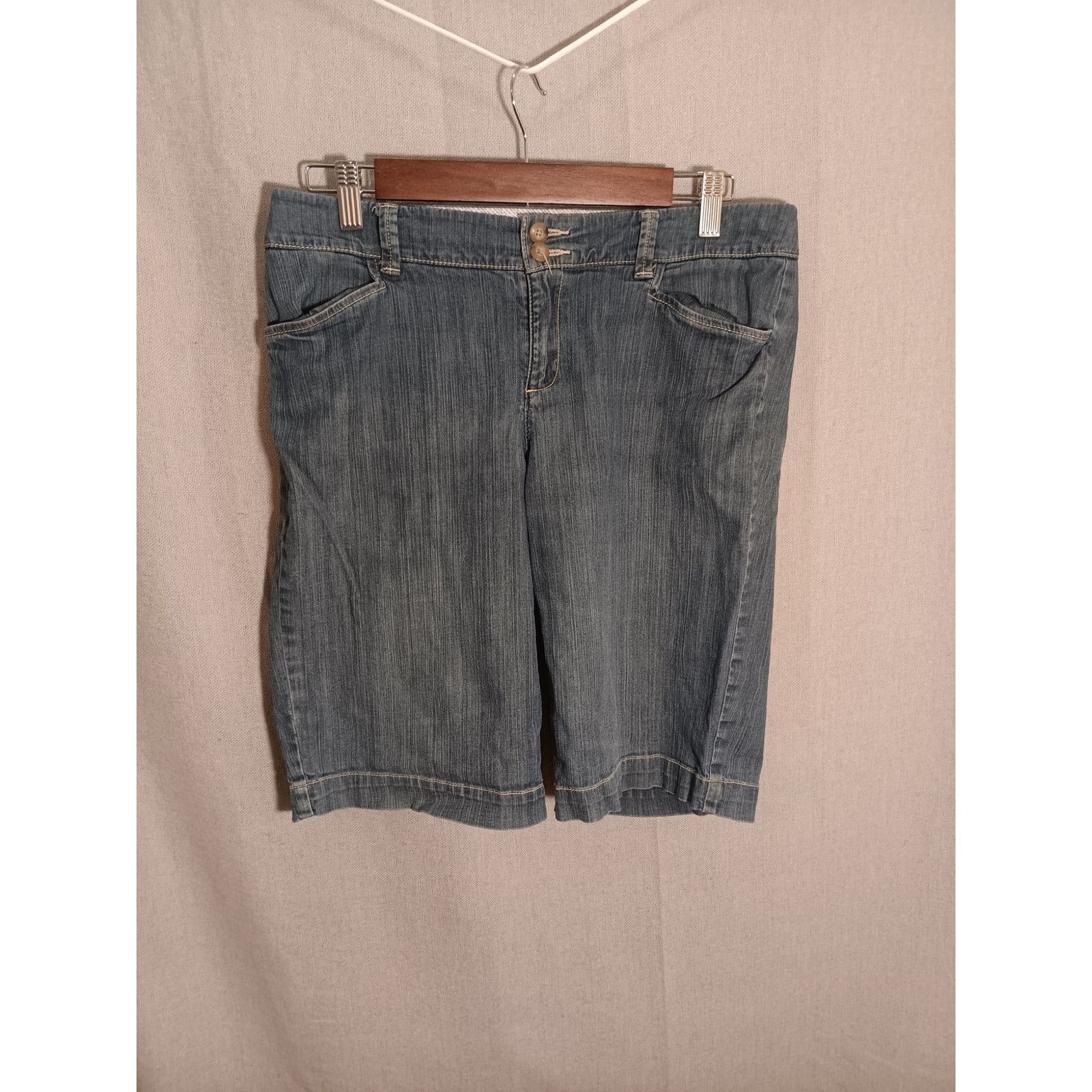 Eddie Bauer Eddie Bauer Jean Shorts Size 6 Size 28" / US 6 / IT 42 - 1 Thumbnail