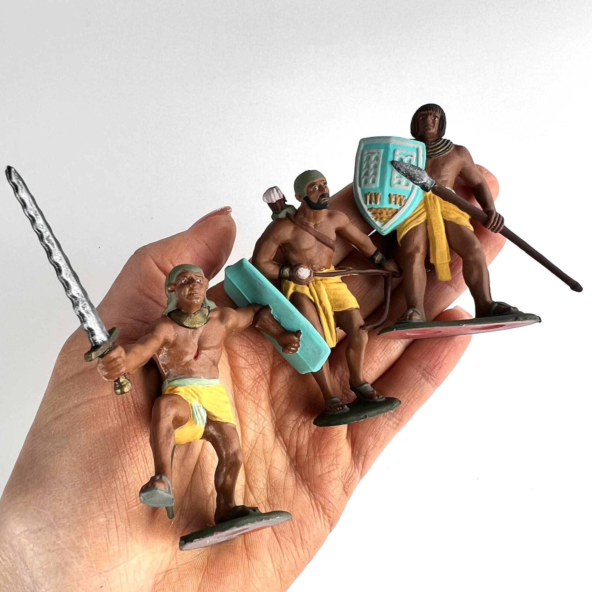 Vintage Vintage ussr Plastic Set of 8 Soldiers Egyptians HandPainted Size ONE SIZE - 4 Thumbnail
