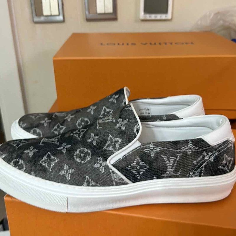 Louis Vuitton Louis Vuitton Trocadero Low Top Sneakers 0079 Size US 10.5 / EU 43-44 - 1 Thumbnail