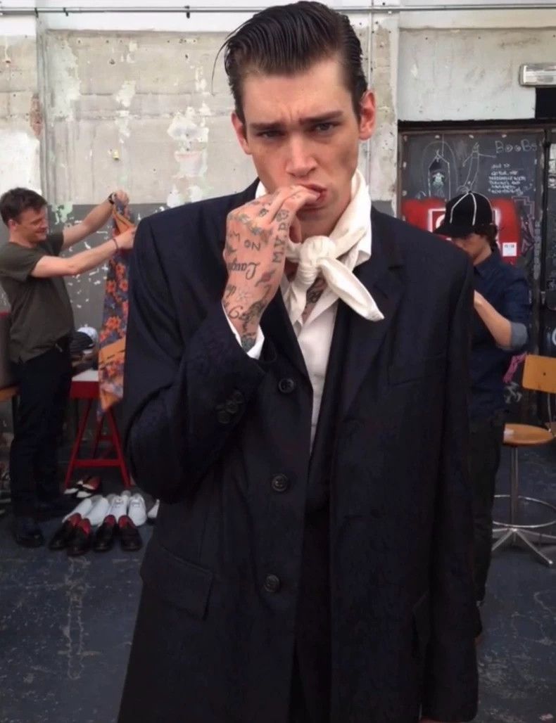 Comme des Garcons Comme Des Garcons SWool flat collar three button suit 2502- Size US S / EU 44-46 / 1 - 1 Thumbnail