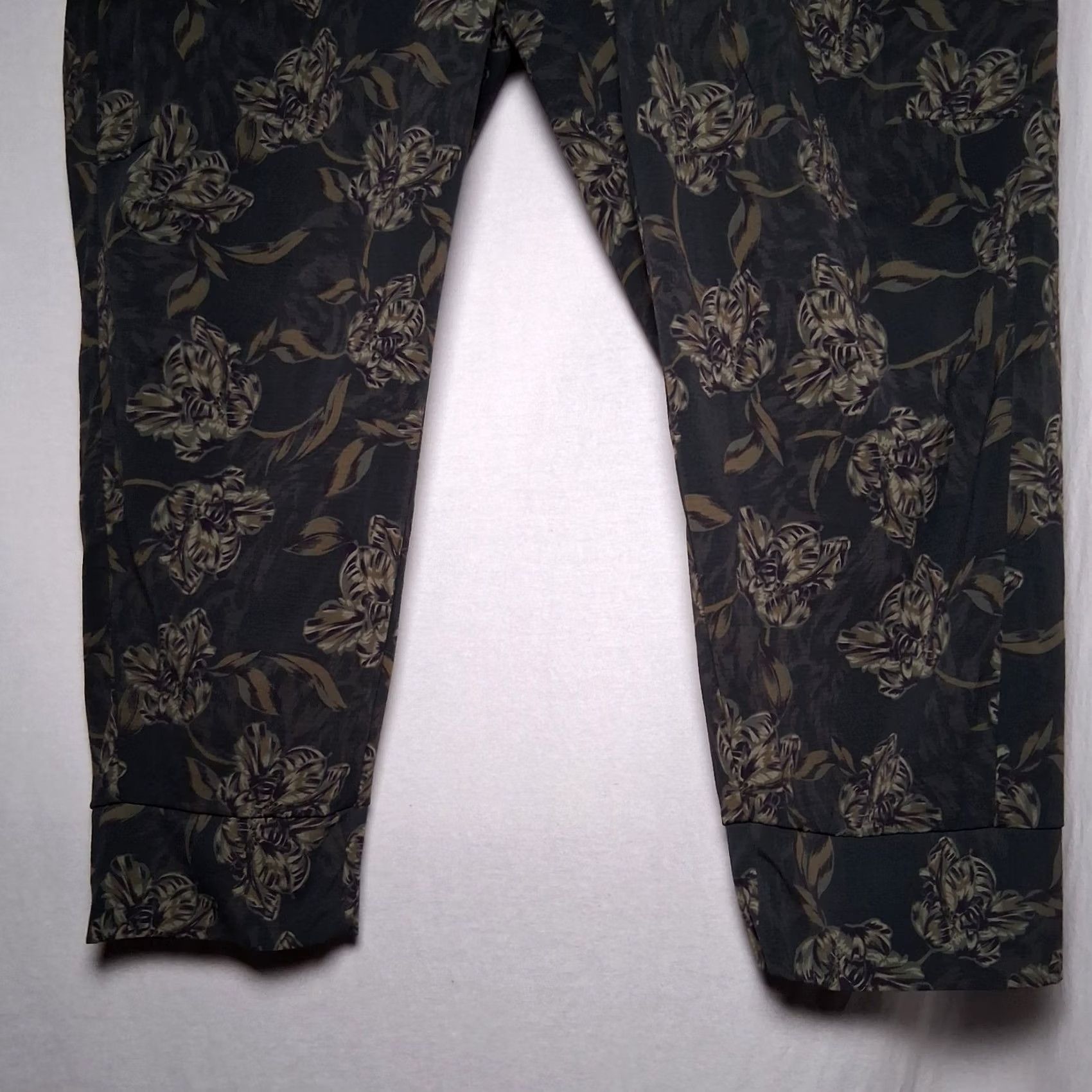 Athleta Athleta Jogger Pants Green Purple Floral Rip Stop Trekkie North 18 Women Size 40" / US 18 - 5 Thumbnail