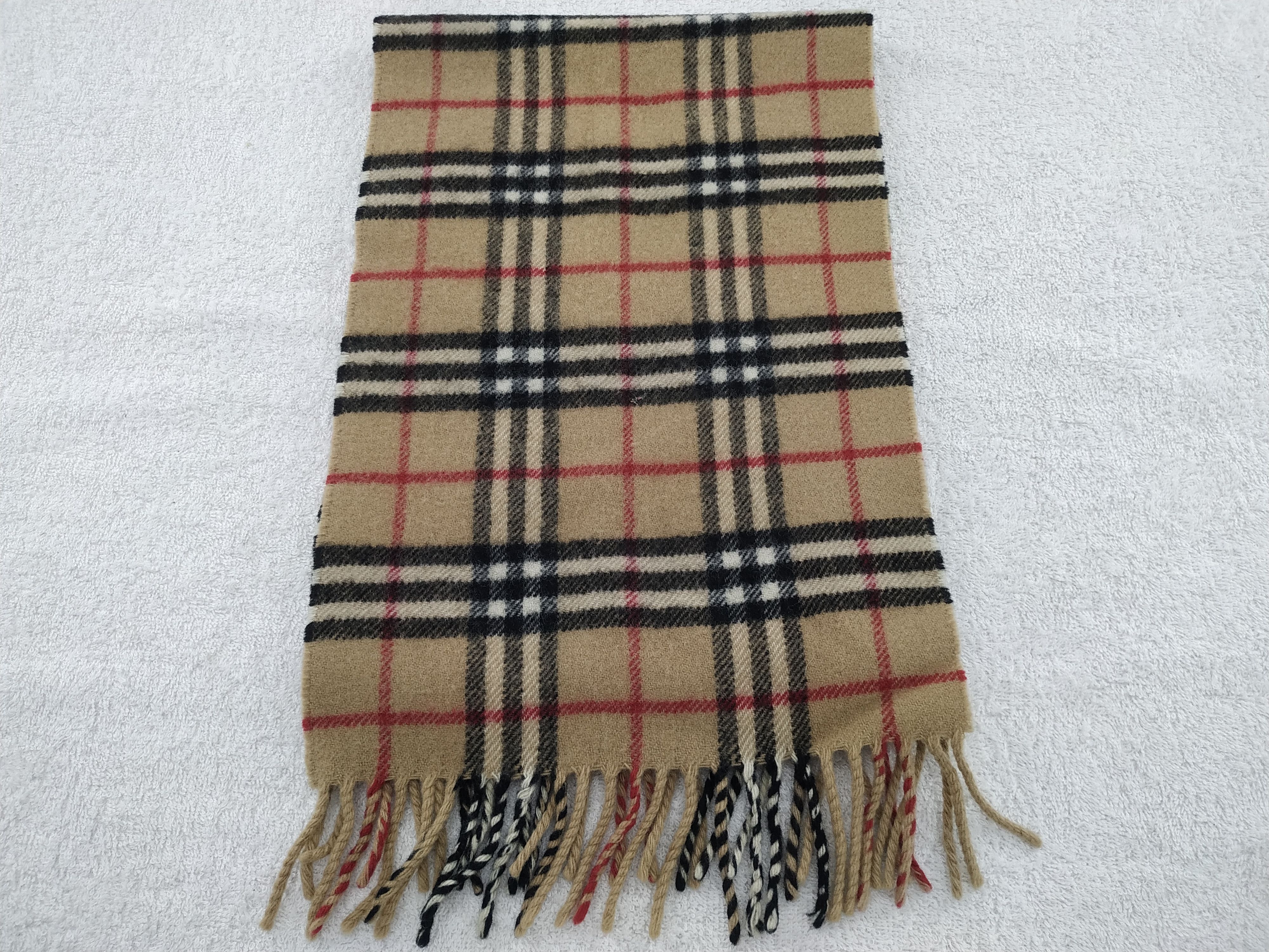 Vintage Burberry Scarf/Muffler/Neckwear MF492