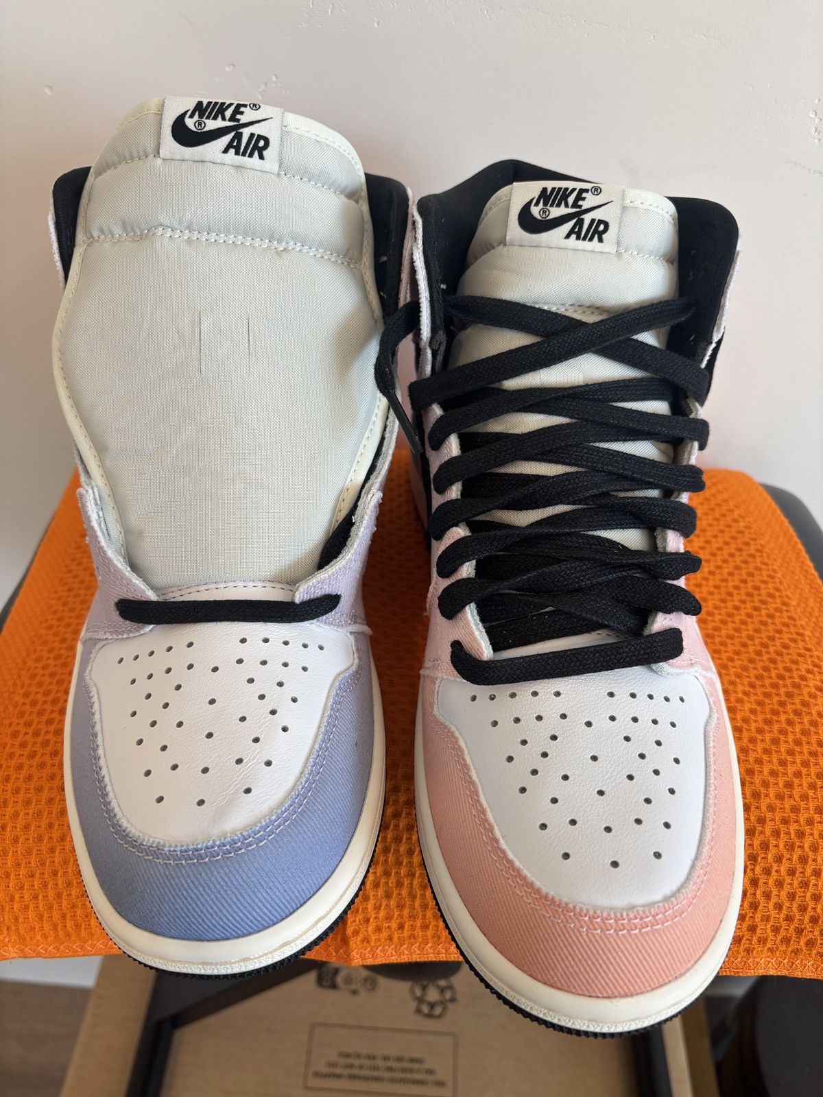 Jordan Brand Jordan 1 High OG Skyline Size US 9 / EU 42 - 4 Thumbnail