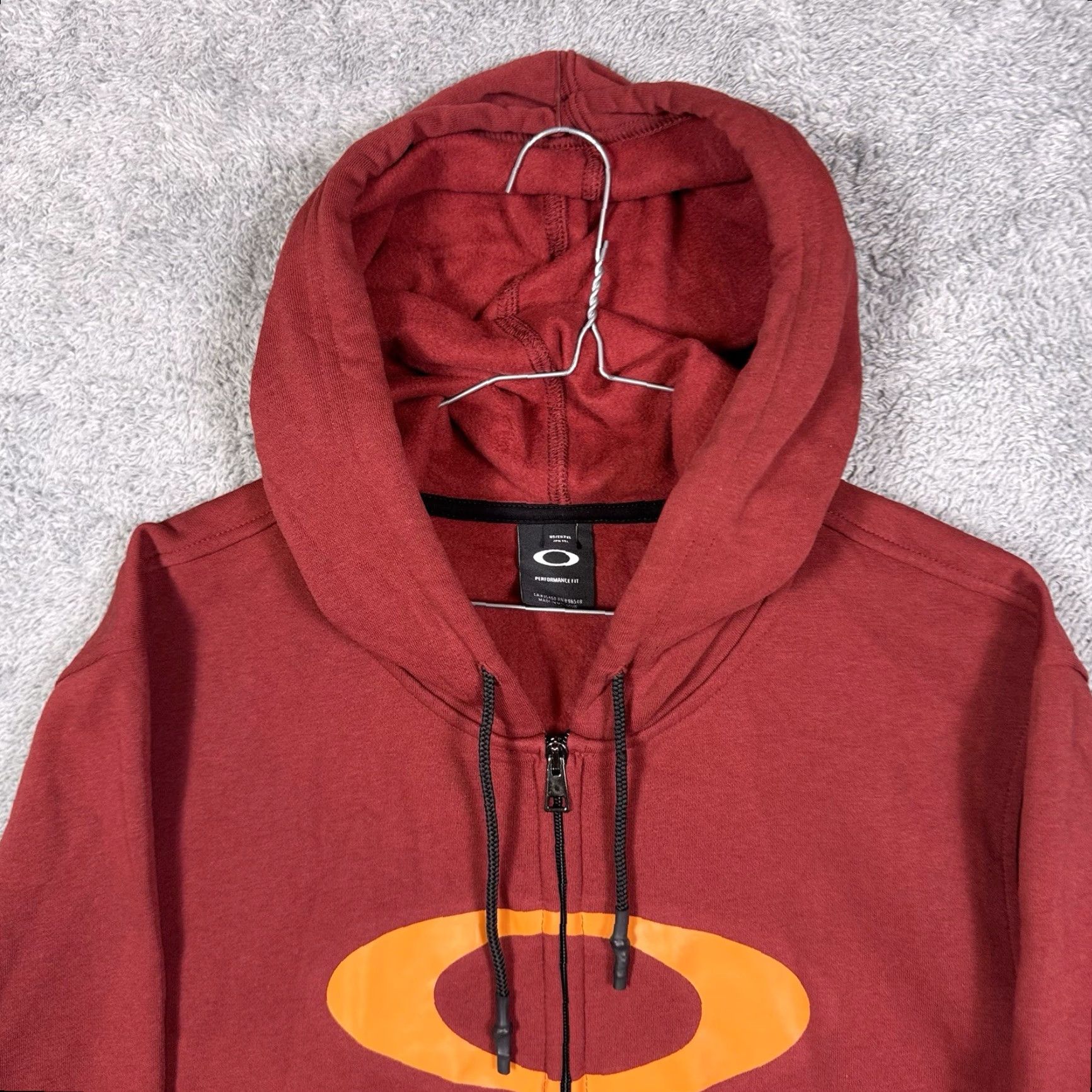 Oakley **Red Oakley Hoodie Mens 2XL Full Zip Fleece Sweatshirt Jacket** User: Red Oakley Hoodie Mens 2XL Full Zip Fleece Sweatshirt Jacket Size US XXL / EU 58 / 5 - 3 Thumbnail