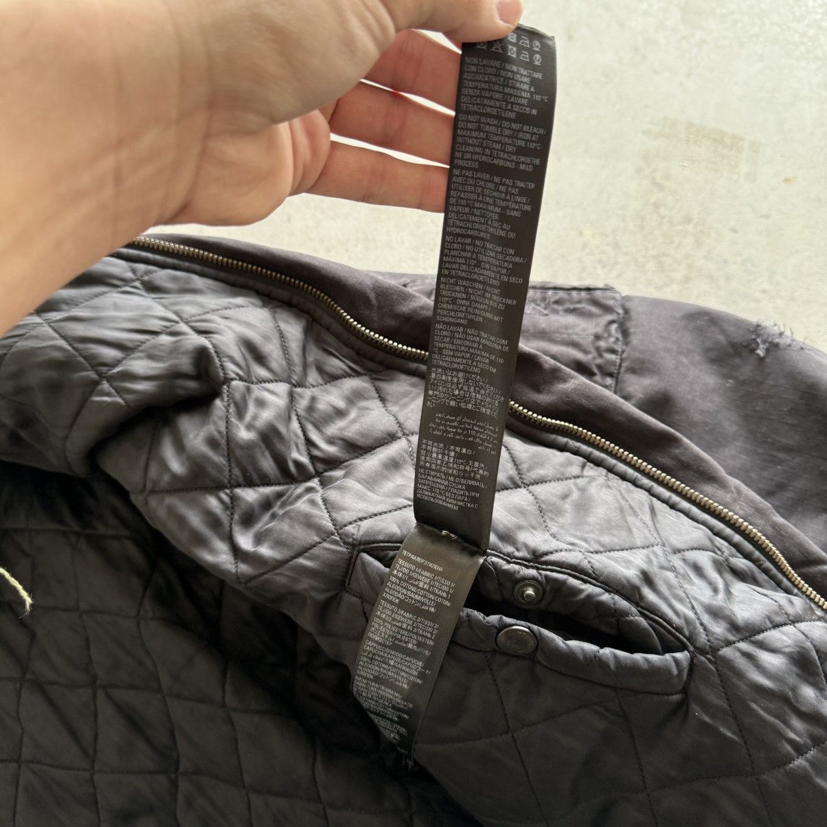 Balenciaga Balenciaga Destroyed Bomber Jacket Size US S / EU 44-46 / 1 - 7 Thumbnail
