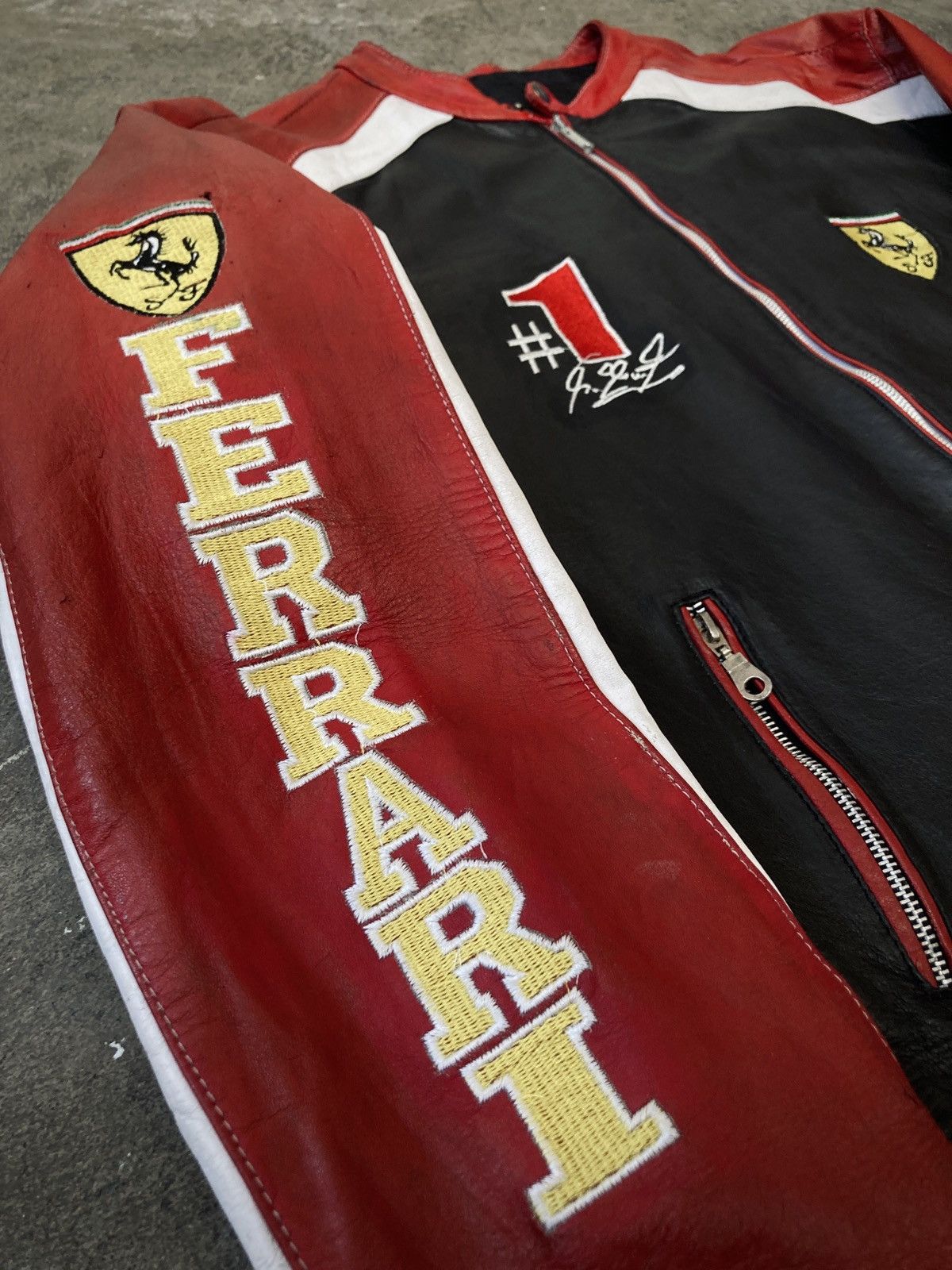 Ferrari × Formula 1 Vintage 90s Ferrari x Fórmula 1 Racing Jacket Size US L / EU 52-54 / 3 - 5 Thumbnail