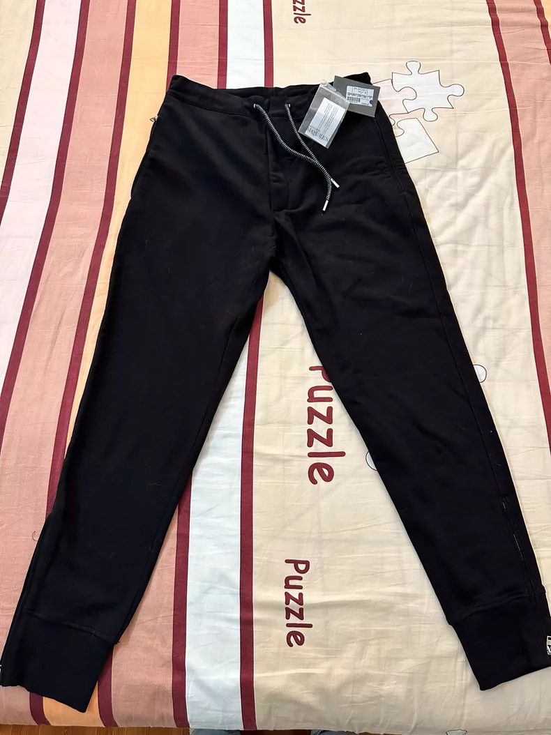 Alexander McQueen Alexander McQUEEN size L Black pants, size L.Made of thick Size US 30 / EU 46 - 1 Thumbnail