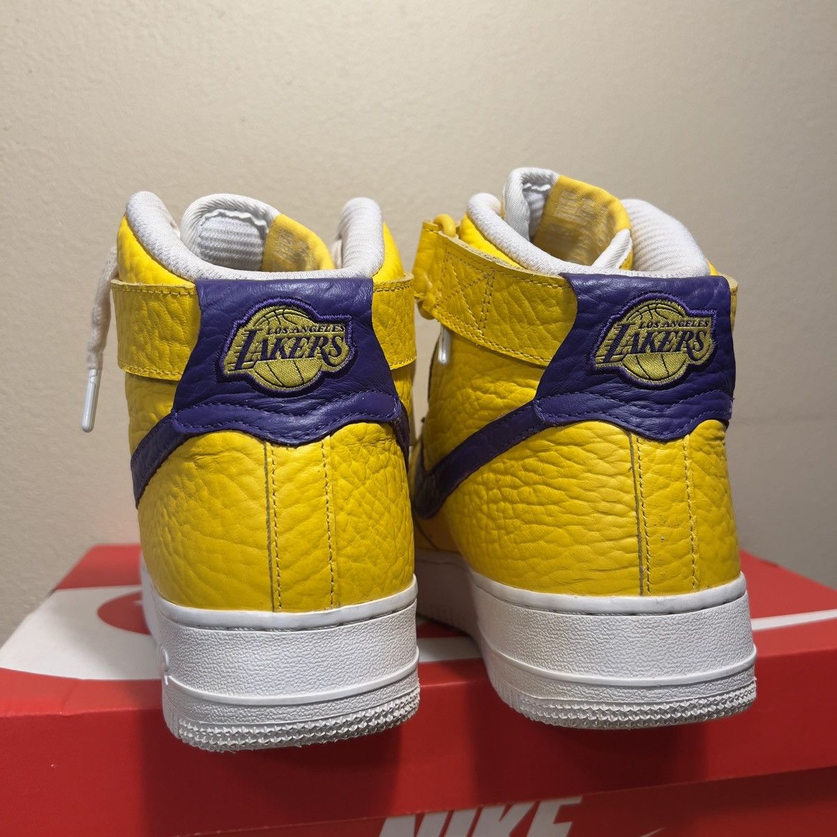 NBA × Nike Nike ID Lakers Air Force 1 Mid Size US 8 / EU 41 - 12 Thumbnail