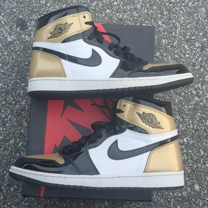 Nike Jordan 1 Retro High OG Gold Toe 861428 007 Size 11 US Men Size US 11 / EU 44 - 1 Thumbnail