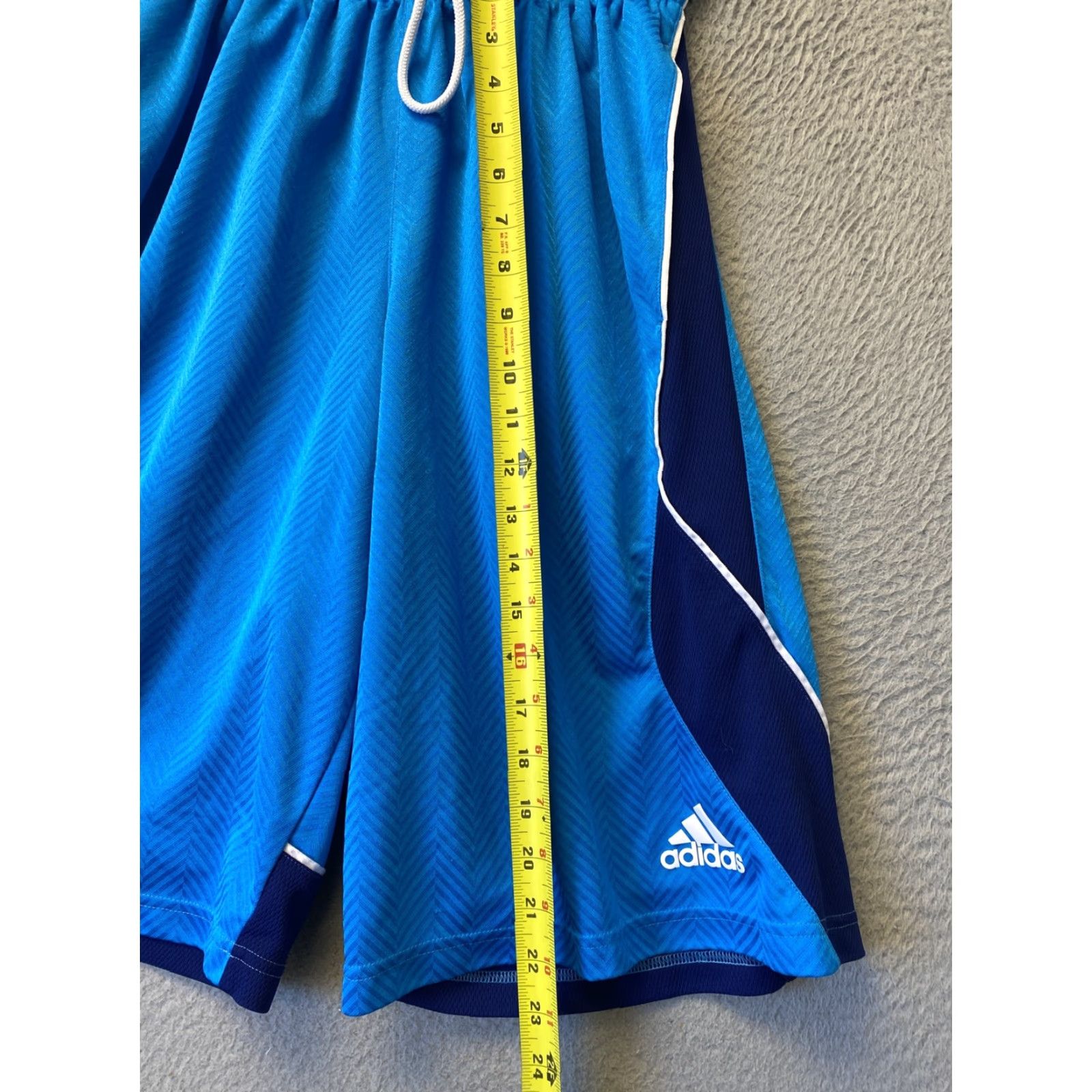 Adidas Adidas Shorts Athletic Teen/Adult M/L 24" Waist 12" Inseam Blue Cotton Slim Fit Pockets Men Size M/L Size US 31 - 6 Thumbnail