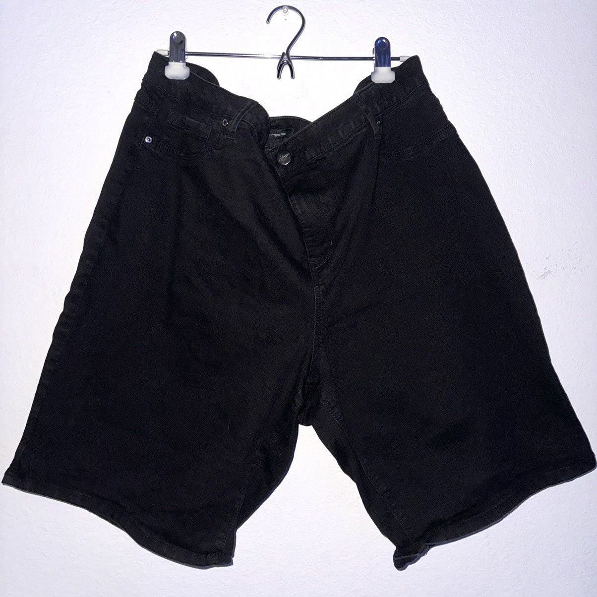 Designer × Vintage Mens Black Denim Shorts Size 24W ~ Five Pocket Cargo Design Size US 44 / EU 60 - 1 Thumbnail