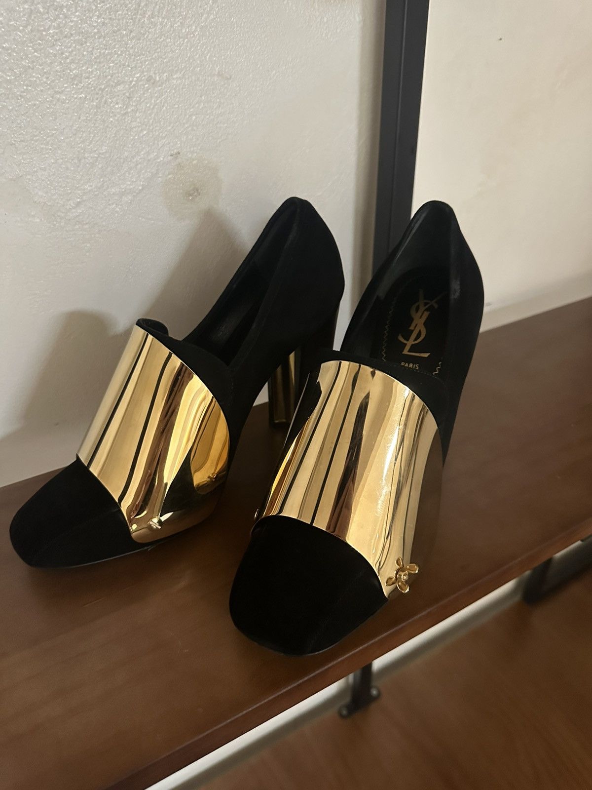 Yves Saint Laurent YSL Black & Gold Sculpted Platform Heels Size US 8.5 / IT 38.5 - 3 Thumbnail