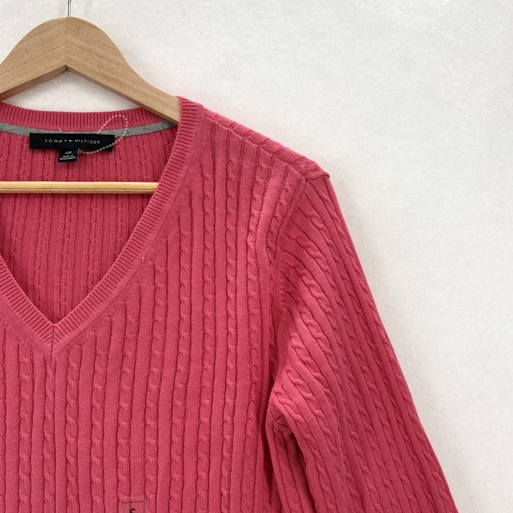 Tommy Hilfiger Tommy Hilfiger Sweater Womens Small Pink 100% Cotton V Neck Cable Knit Pullover Size S / US 4 / IT 40 - 2 Thumbnail