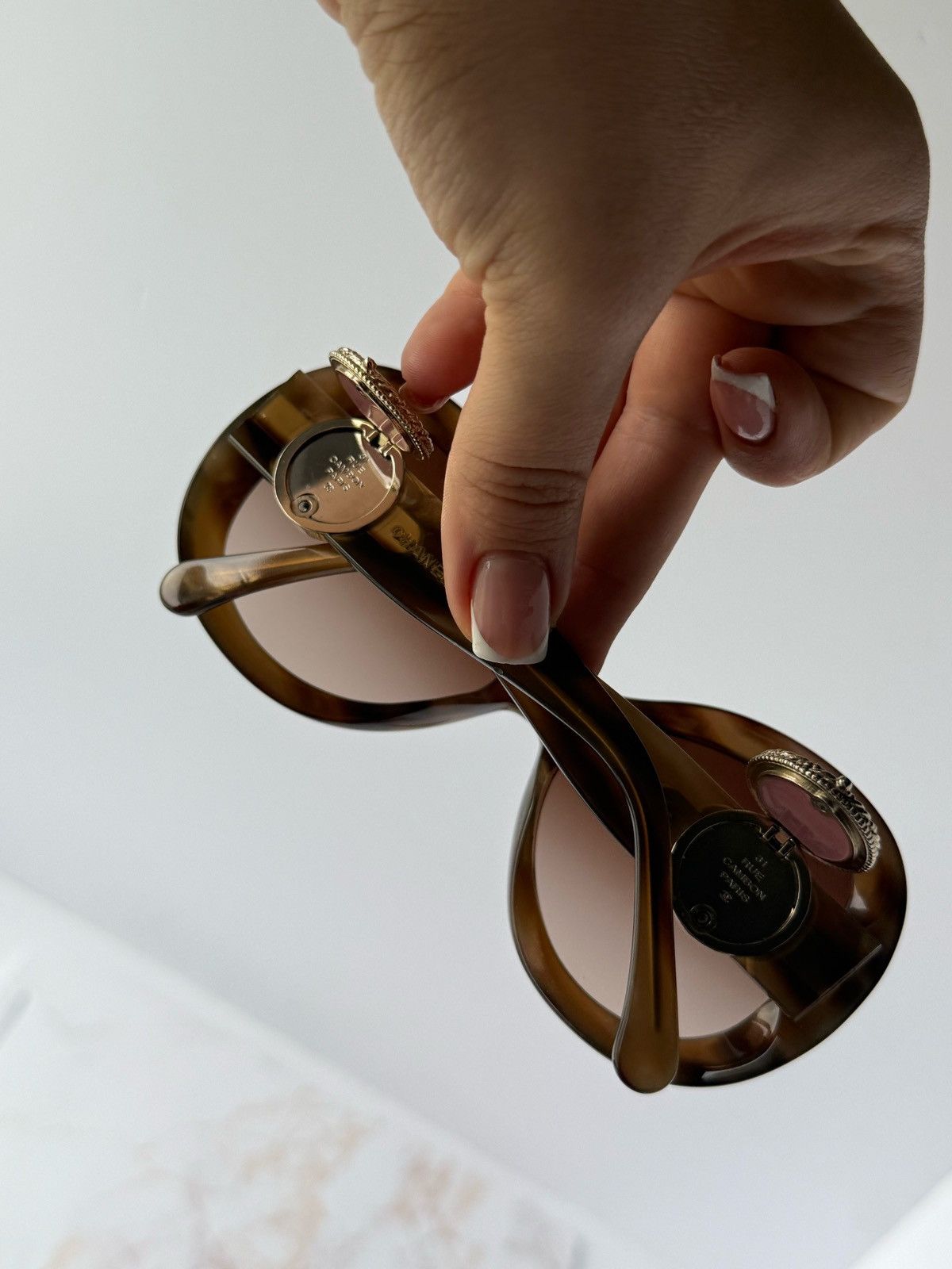 Chanel Chanel vintage sunglasses 5193-B Limited Collection Bouton Size ONE SIZE - 16 Thumbnail