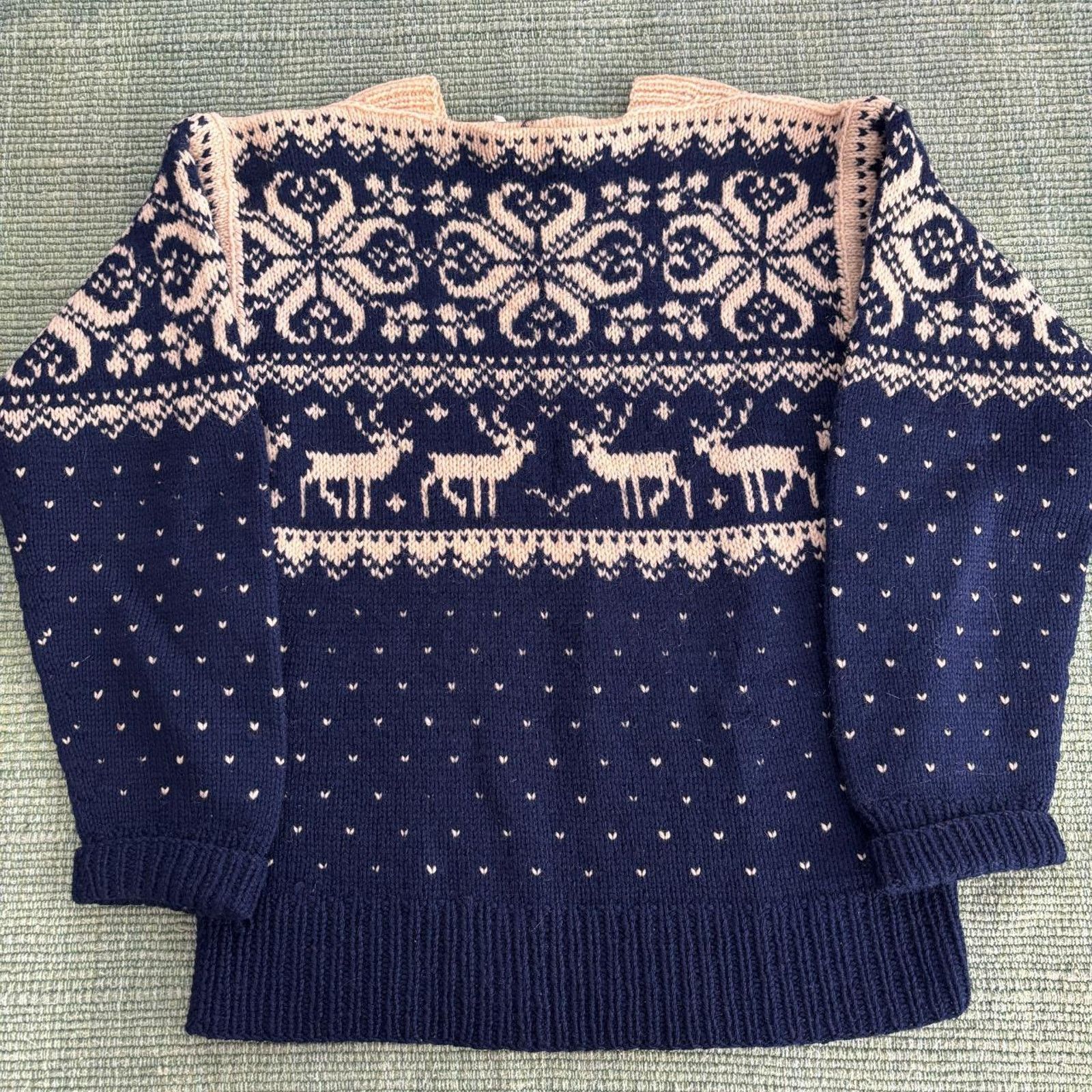 Vintage 1940s 50s vintage norwegian wool knit reindeer sweater Size M / US 6-8 / IT 42-44 - 1 Thumbnail