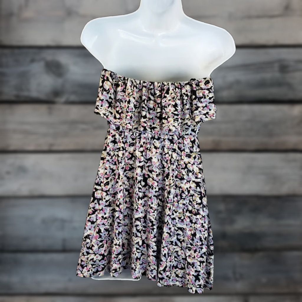Vintage Kimchi Blue Womens Top Strapless Black Pink Ruﬄes Viscose Sz S Blouse Shirt Size S / US 4 / IT 40 - 1 Thumbnail