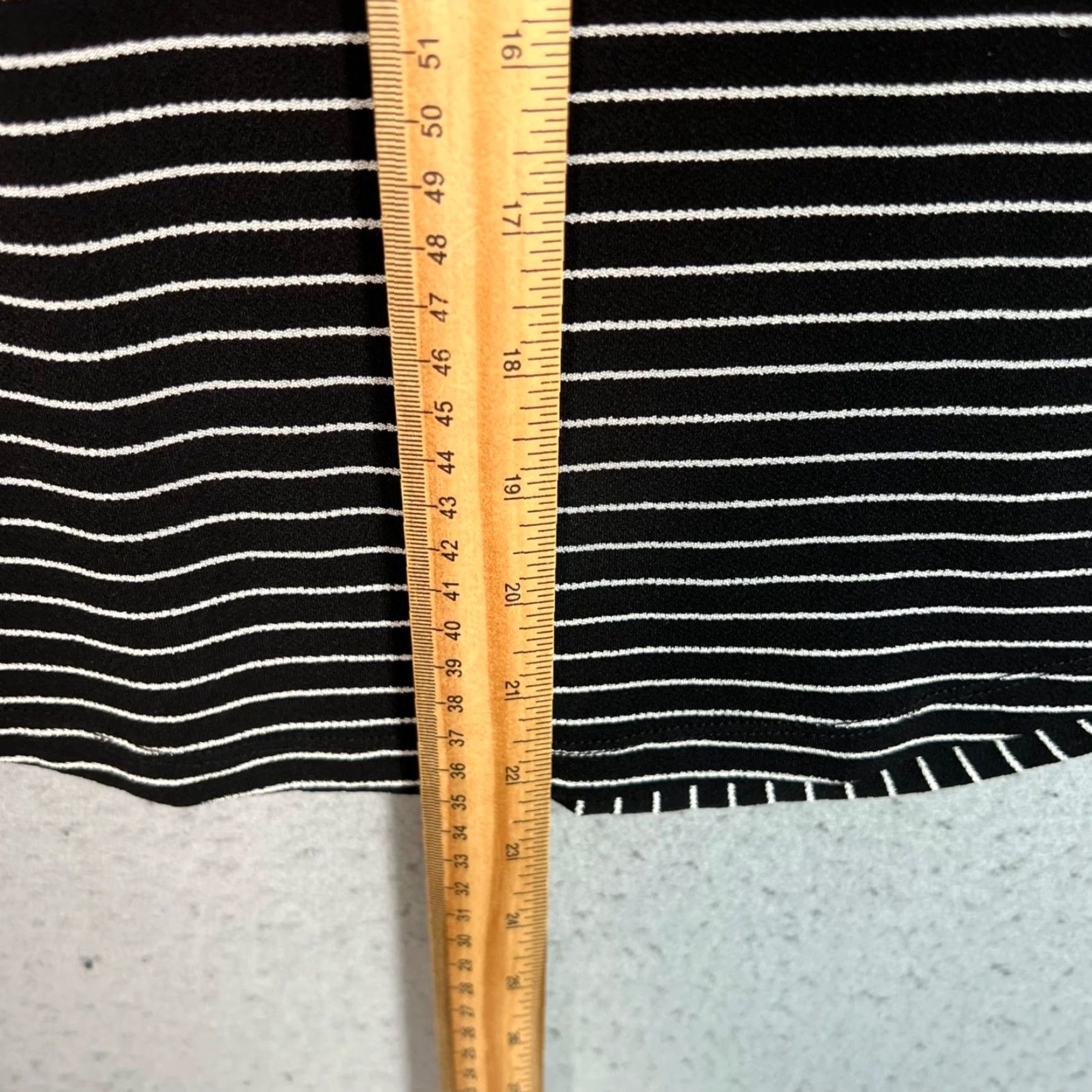 Banana Republic Banana Republic Womens XS Black & White Striped Cap Sleeve Top Polyester Blend Size XS / US 0-2 / IT 36-38 - 6 Thumbnail