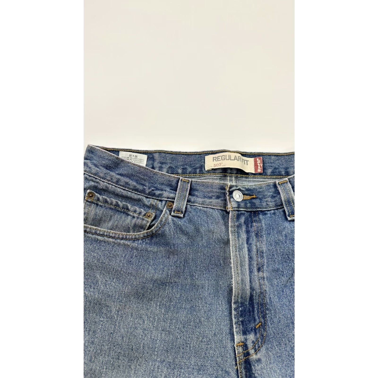 Levi's VINTAGE Levi's 505 Jeans Mens 33 x 30 Blue Stains See Pics Regular 33x30 Straight Comfort Men Size US 33 - 5 Thumbnail