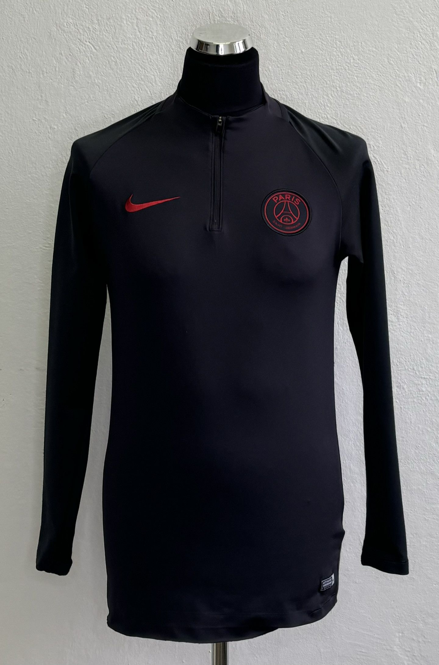 Nike Paris Saint Germain 2019/2020 Nike Football Sweatshirt. S Size US S / EU 44-46 / 1 - 1 Thumbnail