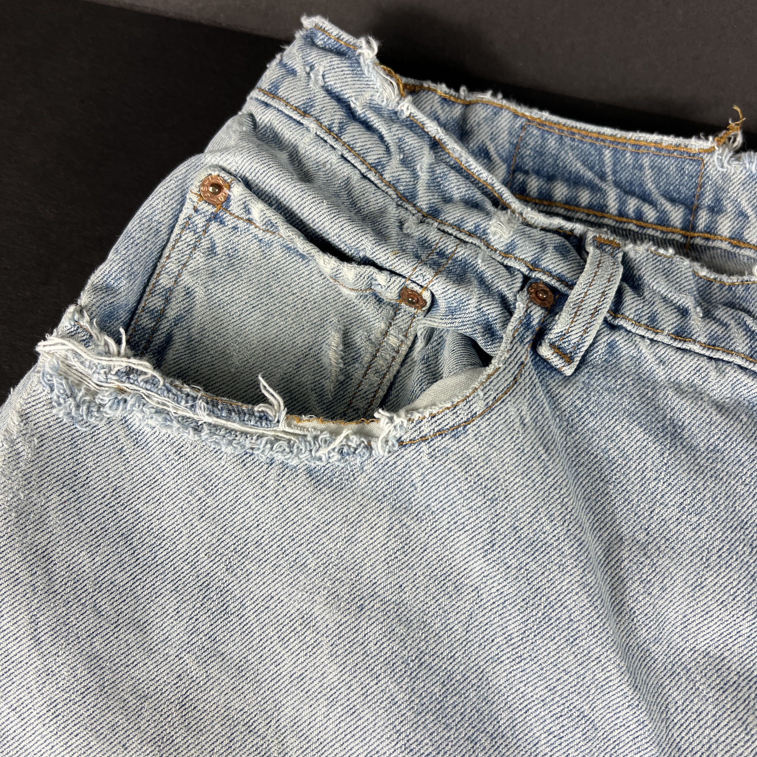 Levi's × Vintage VTG 90s Levi's Jeans 560 Loose Tapered Blue Thrashed Denim Size US 36 / EU 52 - 6 Thumbnail