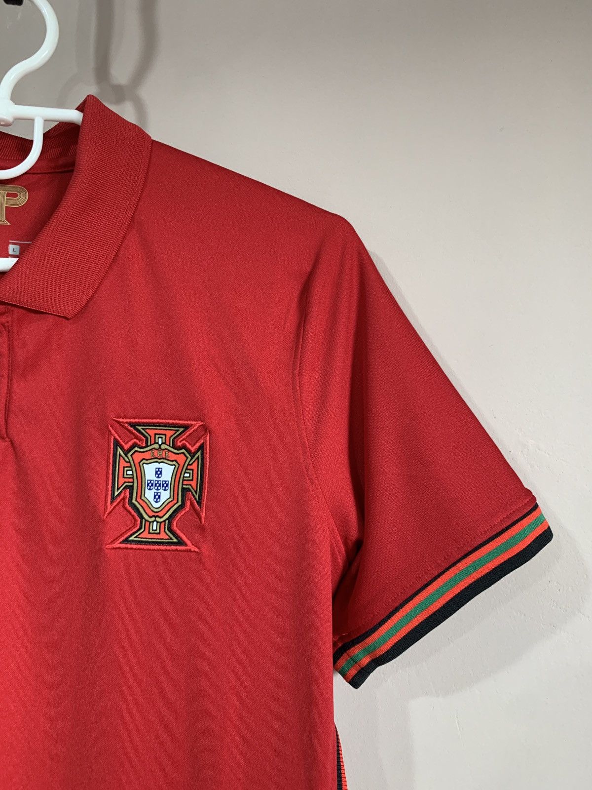 Nike Womens Portugal Home Football Shirt Nike Soccer Jersey Sz L Size L / US 10 / IT 46 - 4 Thumbnail
