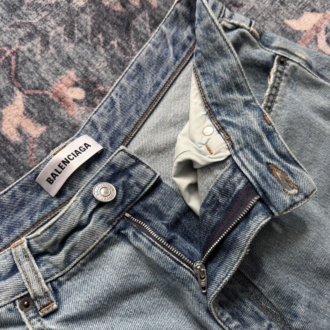 Balenciaga Balenciaga Drop Crotch Denim 26(fits 30-32) Unisex Size 26" / US 2 / IT 38 - 16 Thumbnail