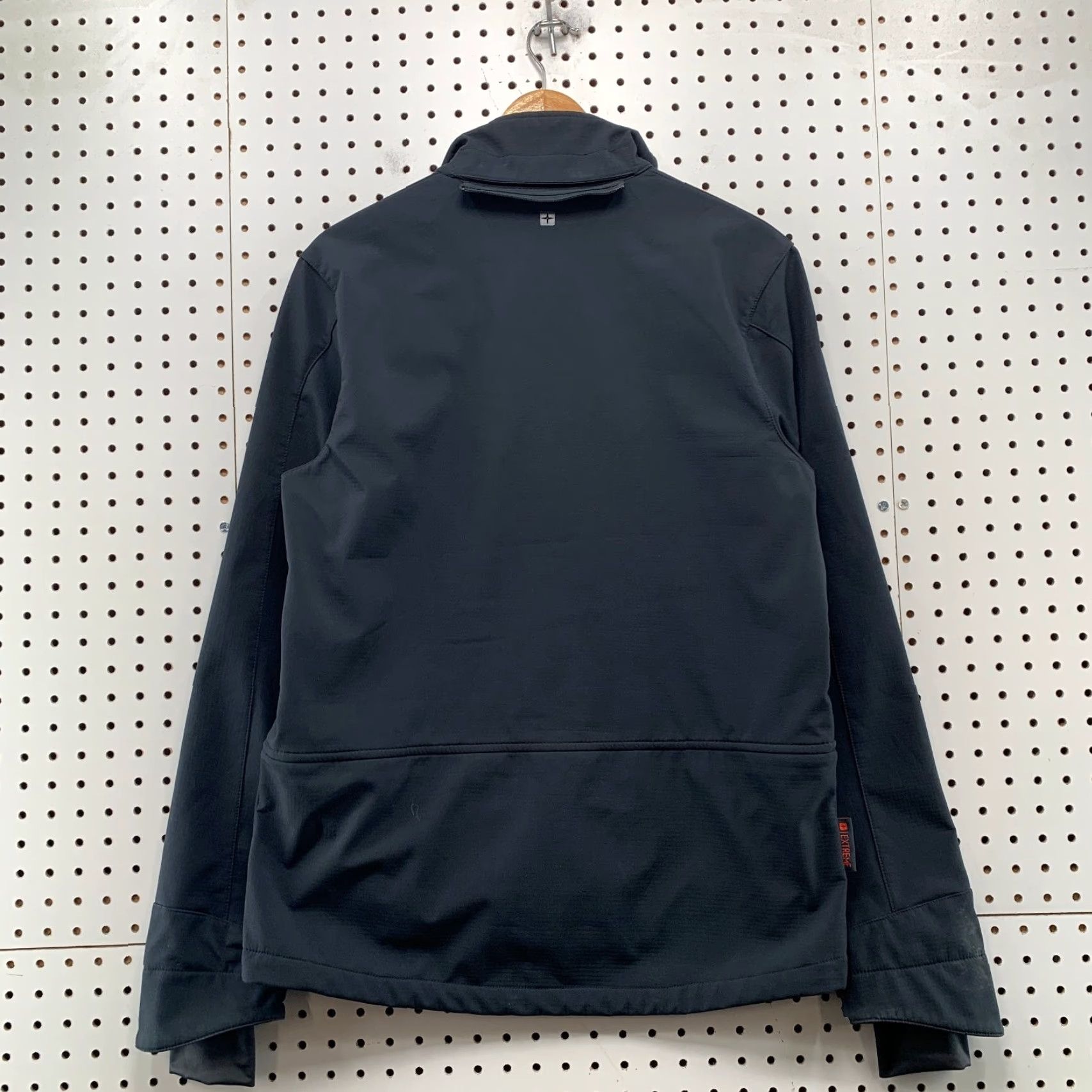 Warehouse Moutain Warehouse Extreme Ski Jacket Mens Small RECO Shell Zipper Armpit Skiing Winter Black Polyester Softshell Jacket Mens Small Size US S / EU 44-46 / 1 - 2 Thumbnail