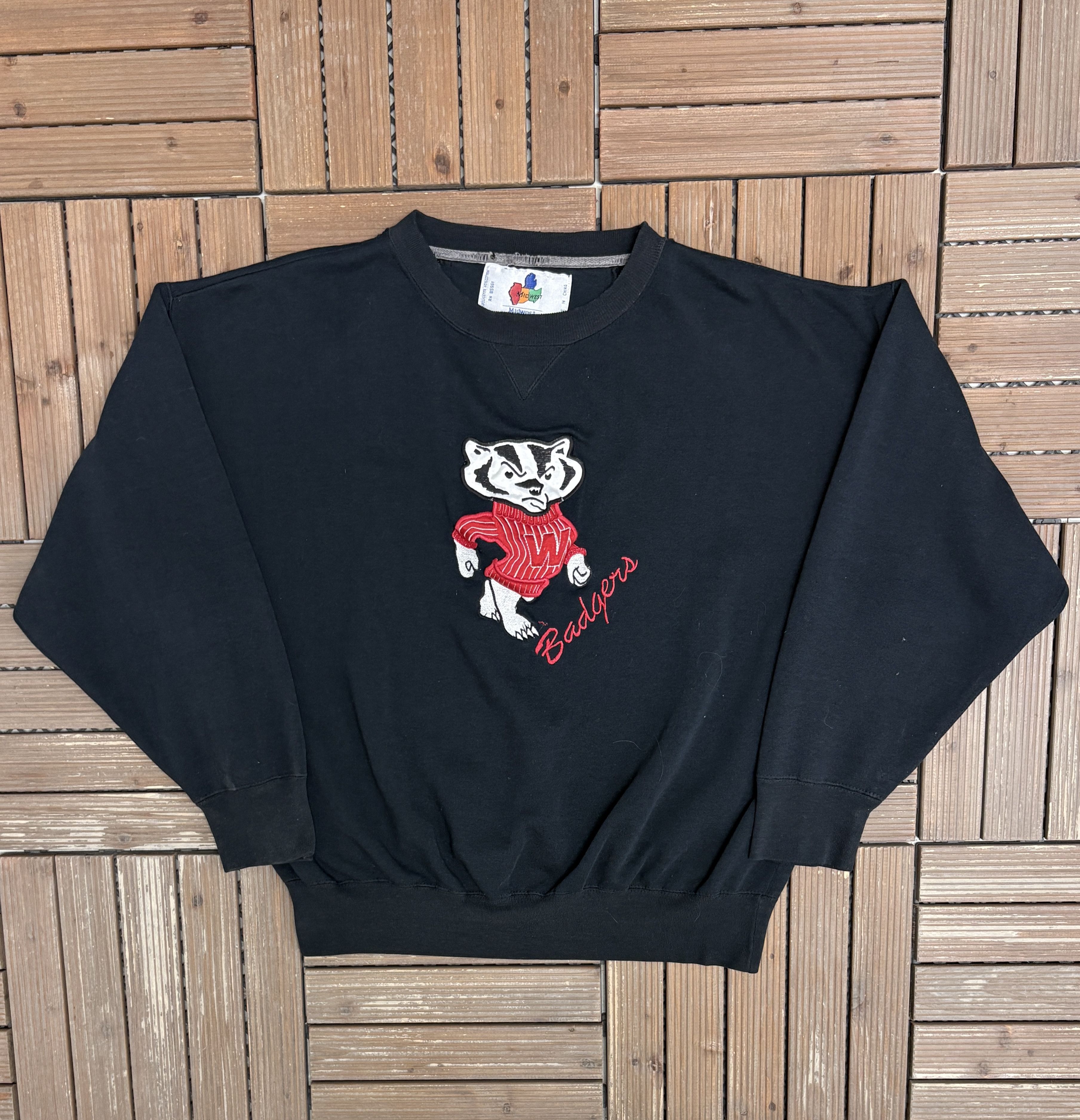 Vintage Wisconsin Badgers Stitched Vintage Crewneck Sweater Size US XL / EU 56 / 4 - 1 Thumbnail