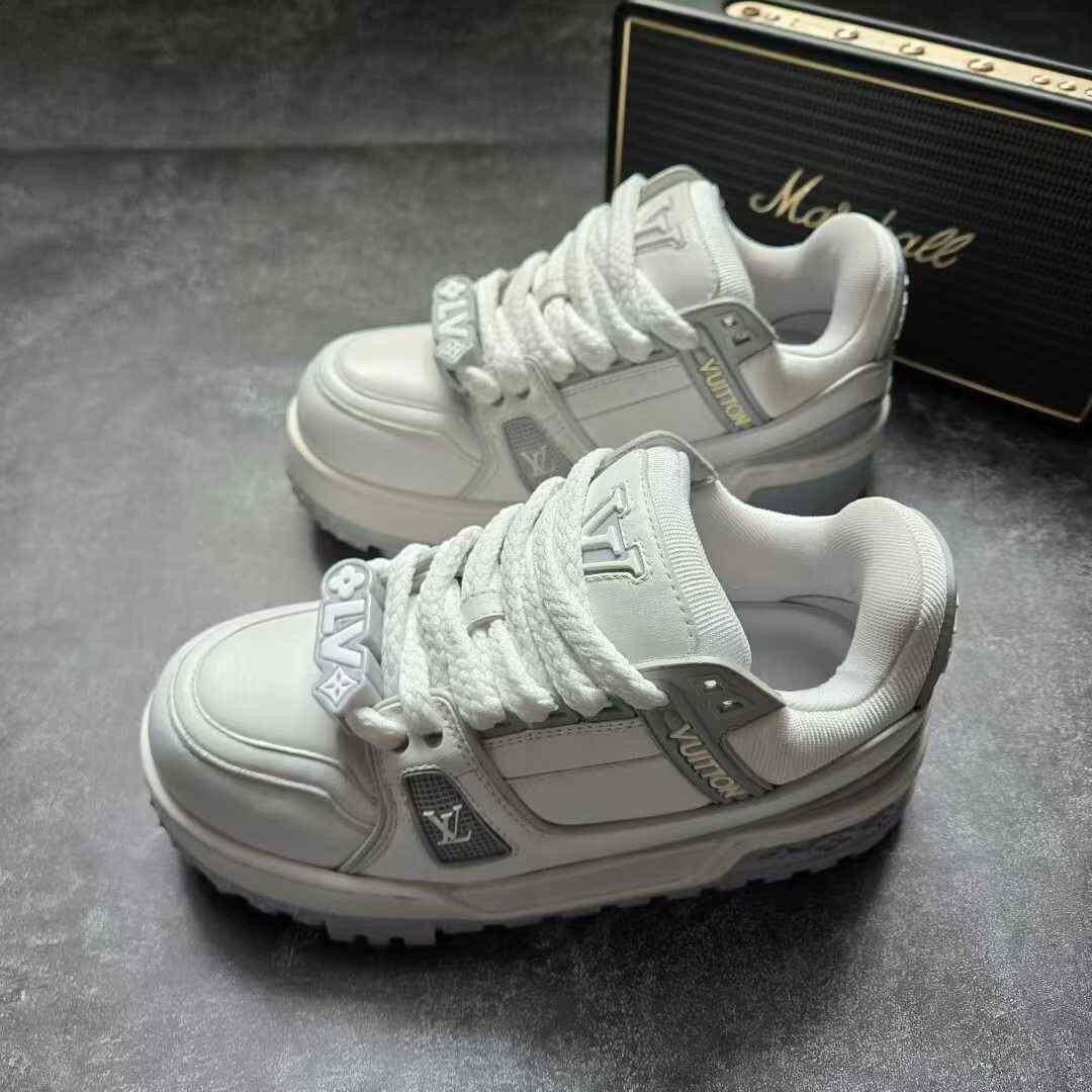 Louis Vuitton Louis Vuitton Training Multi Lowtop Sneakers 35 Women Size US 5 / IT 35 - 1 Thumbnail