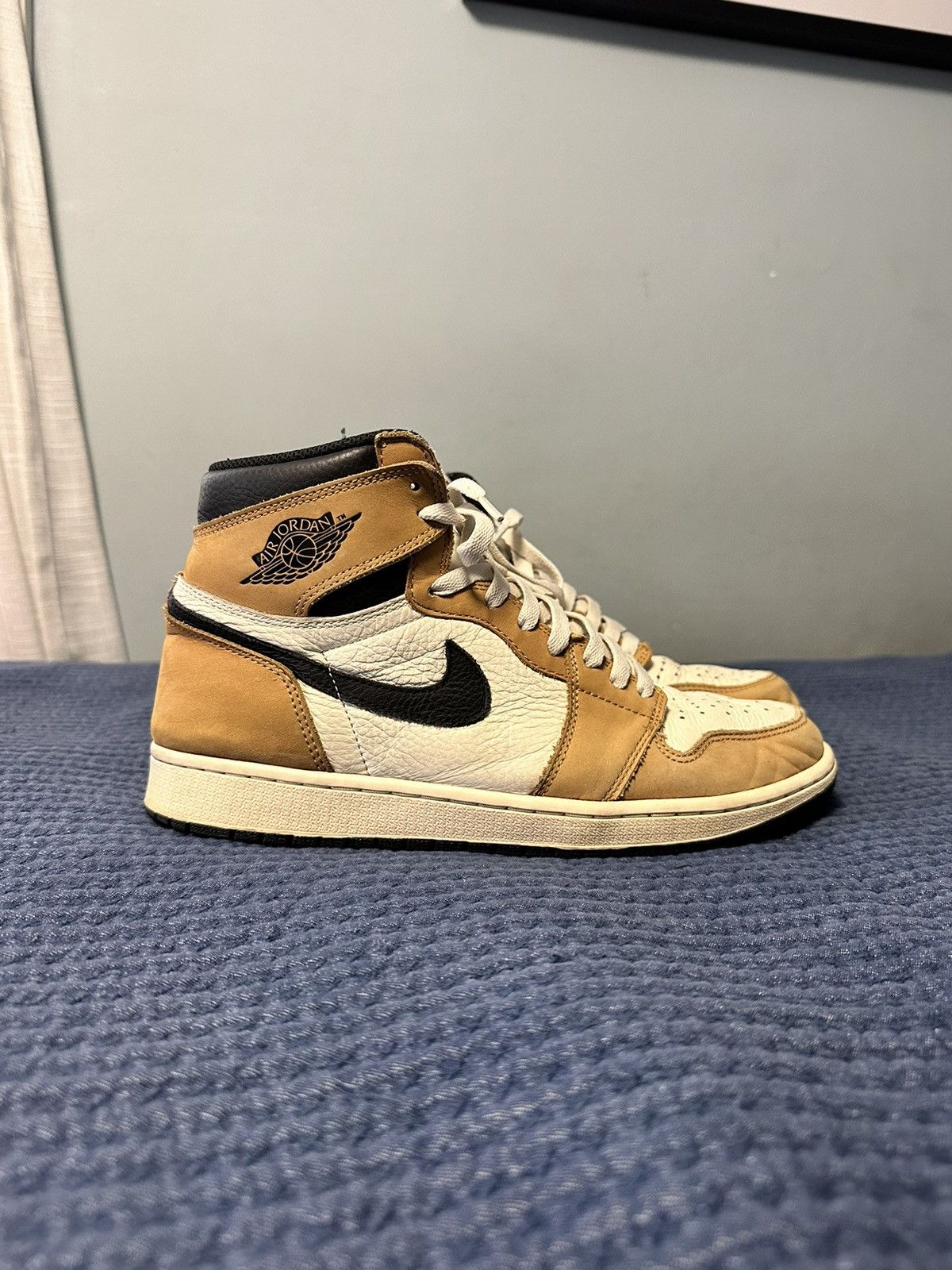Nike Jordan 1 Rookie of the Year Size US 10.5 / EU 43-44 - 2 Thumbnail