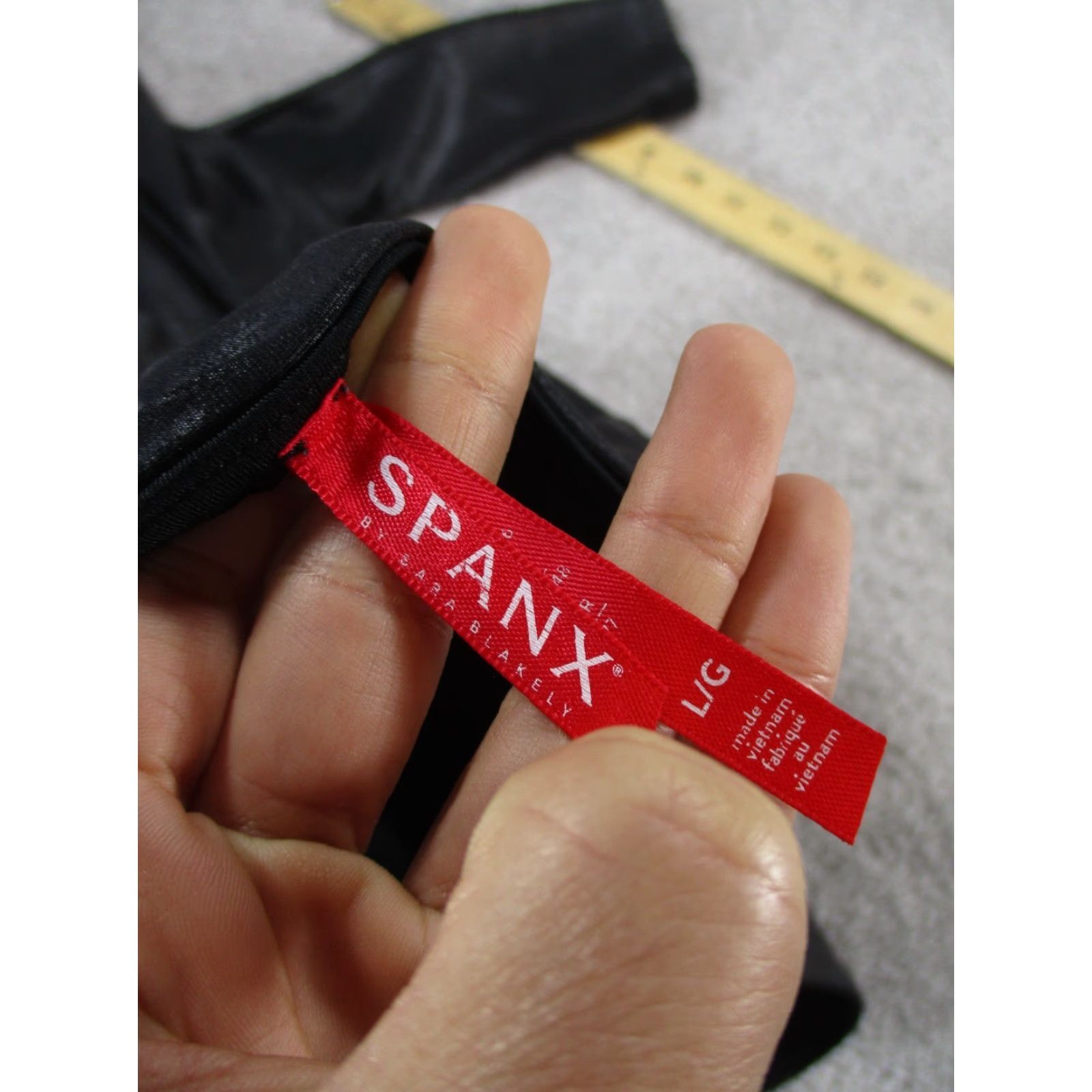Spanx Spanx Leggings Womens Large Black Faux Leather Size 36" / US 14 / IT 50 - 7 Thumbnail