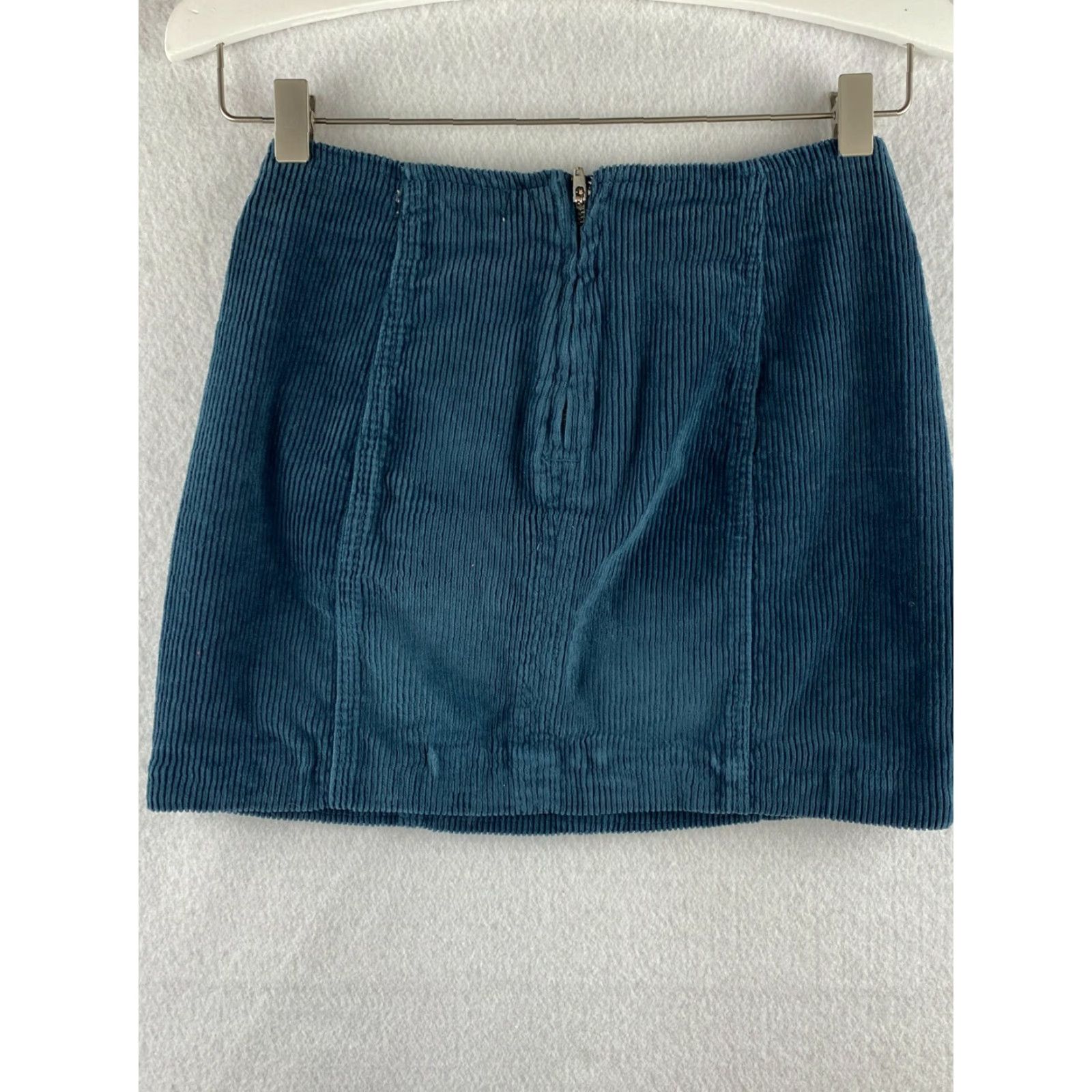 Pacsun PacSun Skirt Womens 24 Green Mini Corduroy Back Zip Stretch Casual Size 42" / US 20 - 7 Thumbnail