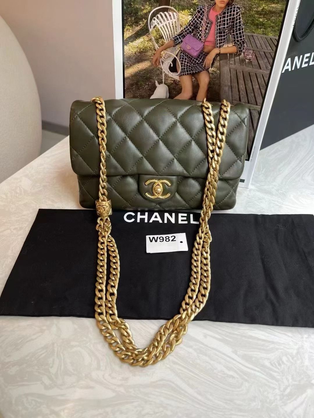 Chanel Pre-loved Bag Very good condition Size ONE SIZE - 1 Thumbnail
