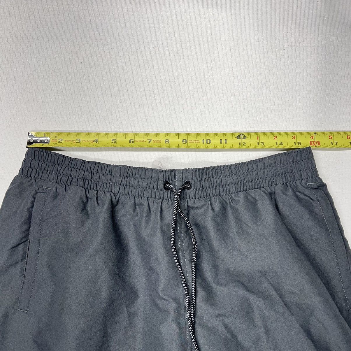 Nike Nike Shorts Gray Athletic Running Active Swoosh Logo Size US 34 / EU 50 - 13 Thumbnail
