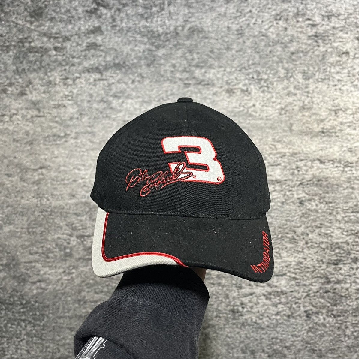 Chase Authentics VINTAGE DALE EARNHARDT BLACK NASCAR RACING HAT 2000s Size ONE SIZE - 1 Thumbnail