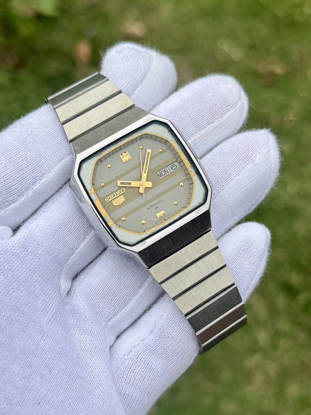 Seiko Unique Seiko 5 Automatic 7009-3111 Men's Watch|Golden dial