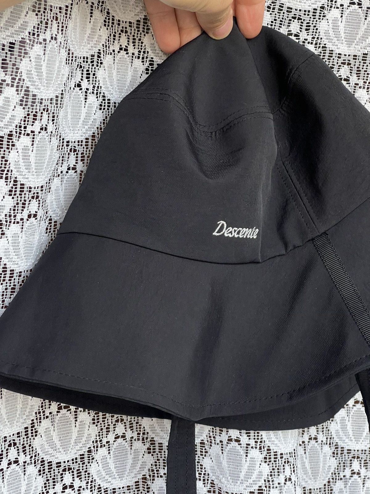 Descente × Japanese Brand Descente black bucket hat korea style kpop rare Size ONE SIZE - 4 Thumbnail