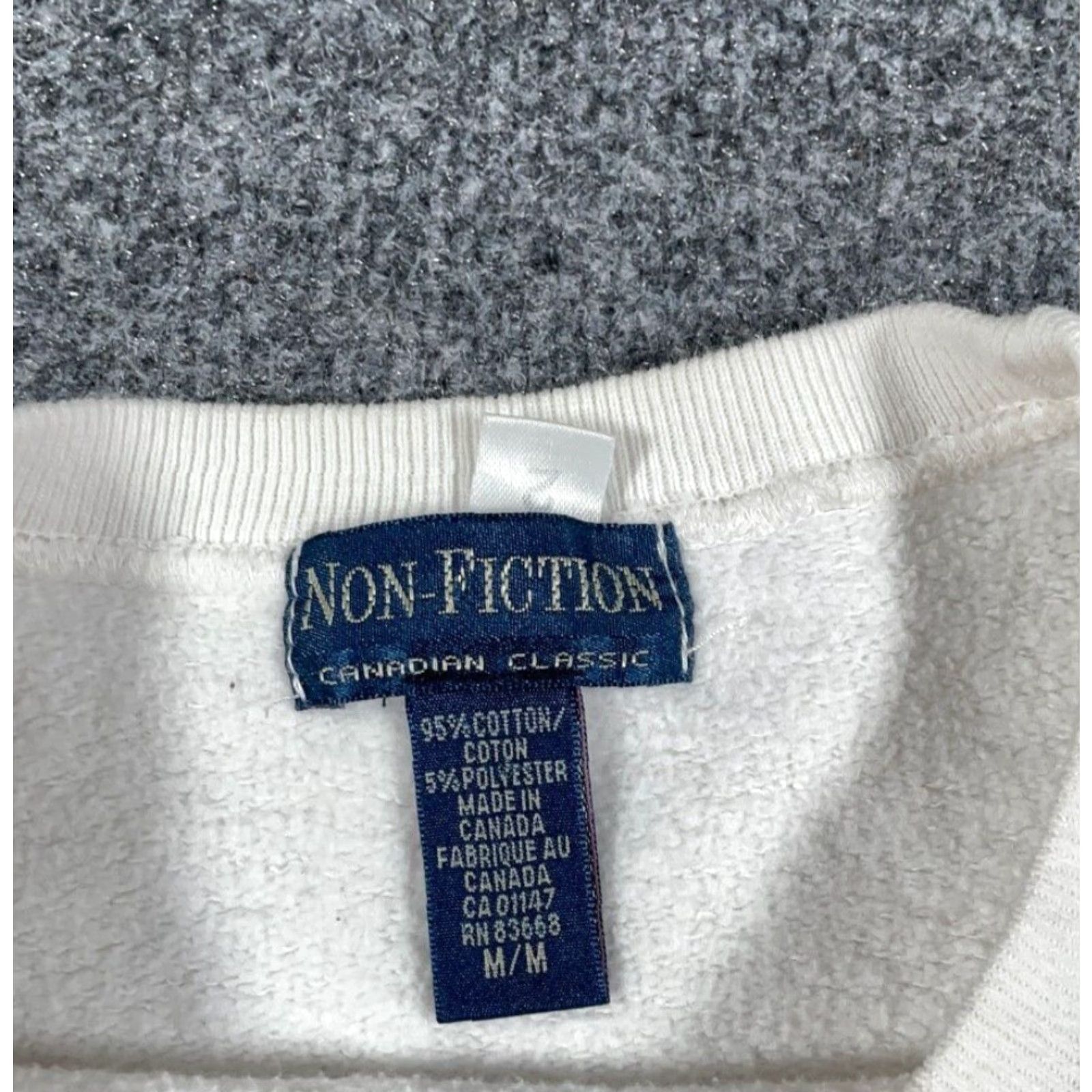 Vintage VINTAGE 90s Mall Princess Sweatshirt Women's Medium White Graphic Pullover Tiara Logo Size M / US 6-8 / IT 42-44 - 3 Thumbnail