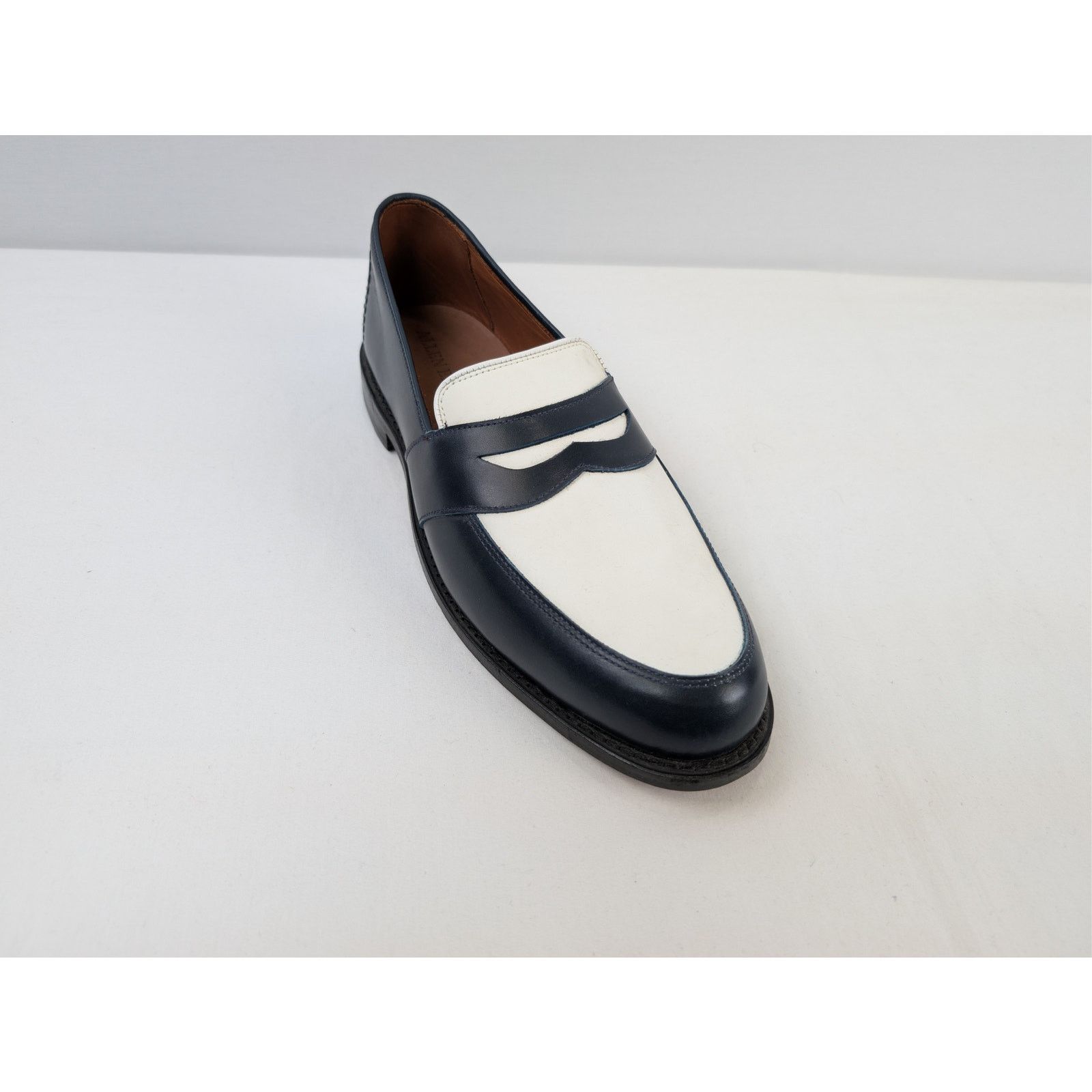 Allen Edmonds o1rshd1 CC20 calfskin leather penny loafer in navy and white Size US 10 / EU 43 - 3 Thumbnail