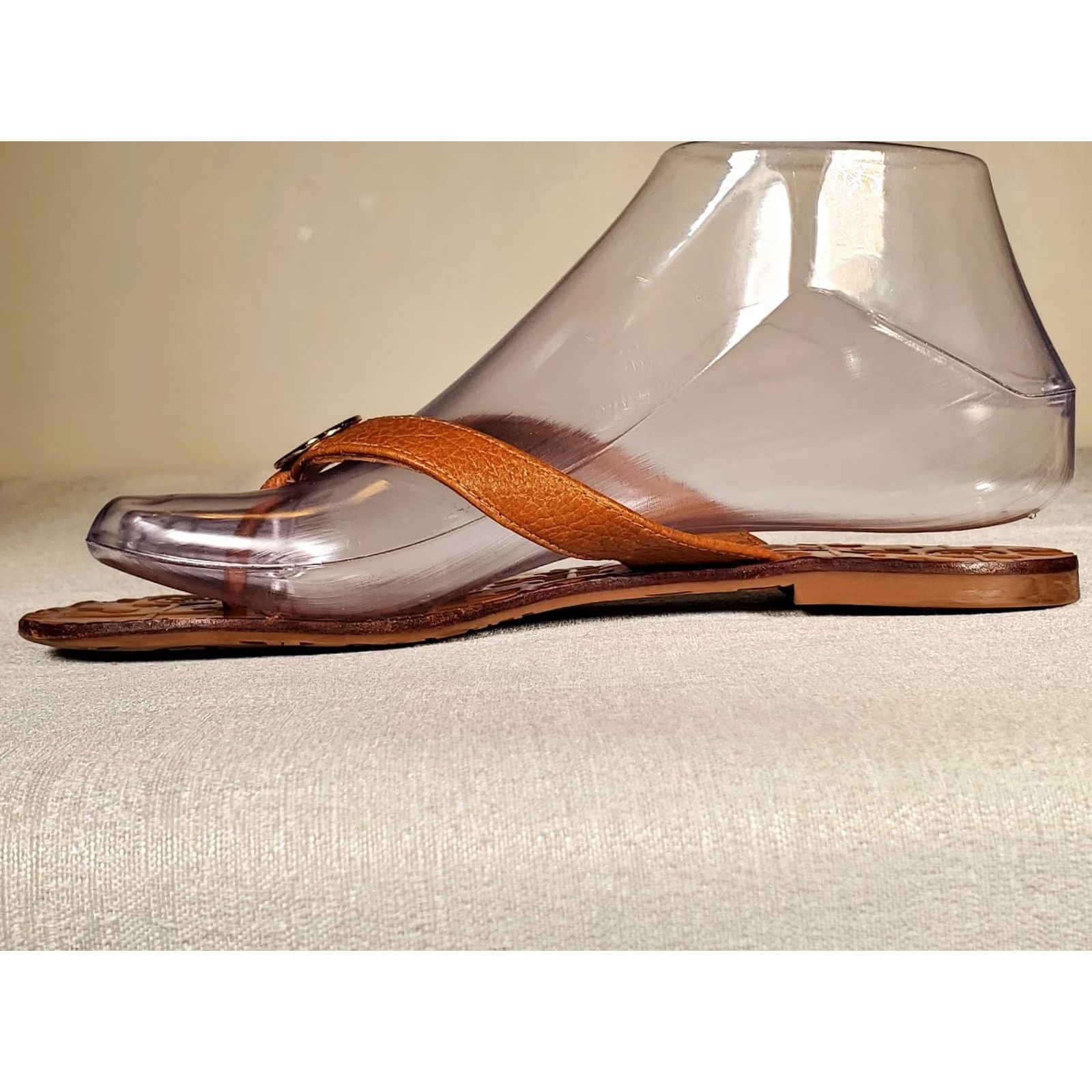 Tory Burch TORY BURCH Thora Caramel Brown Pebbled Leather Gold Logo Flip Flop Sandals Women's US 6 M Leather Sandal Thong Size US 6 / IT 36 - 3 Thumbnail