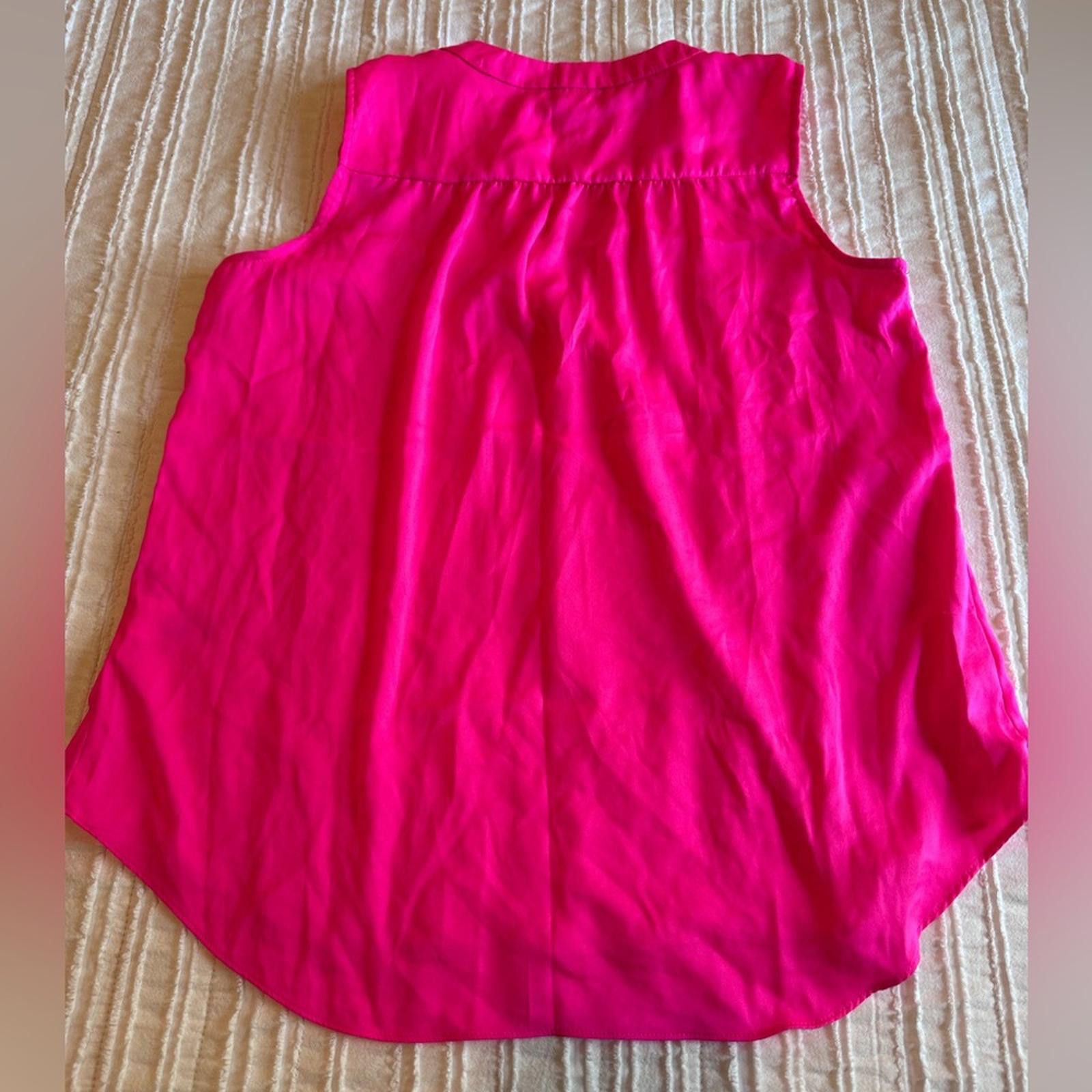 Vince Camuto Vince Camuto Small Barbie Vivid Pink Sleeveless Blouse NWOT Size S / US 4 / IT 40 - 3 Thumbnail